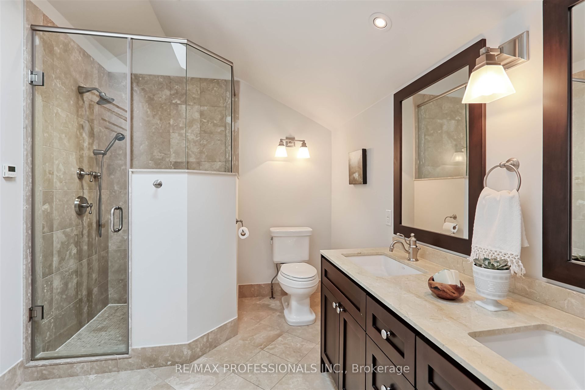 231 Grenview Boulevard Property Photo 29