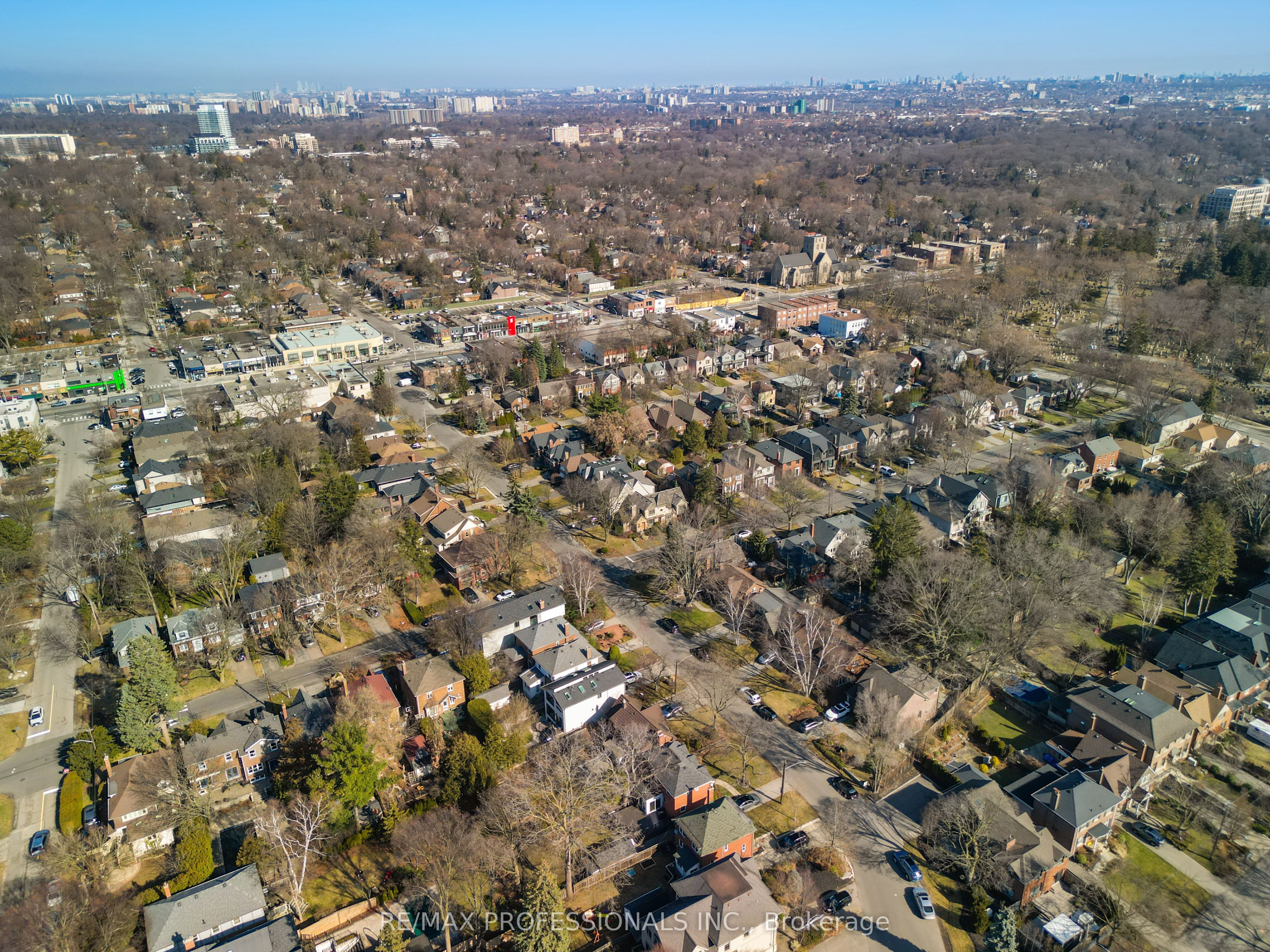 231 Grenview Boulevard Property Photo 43