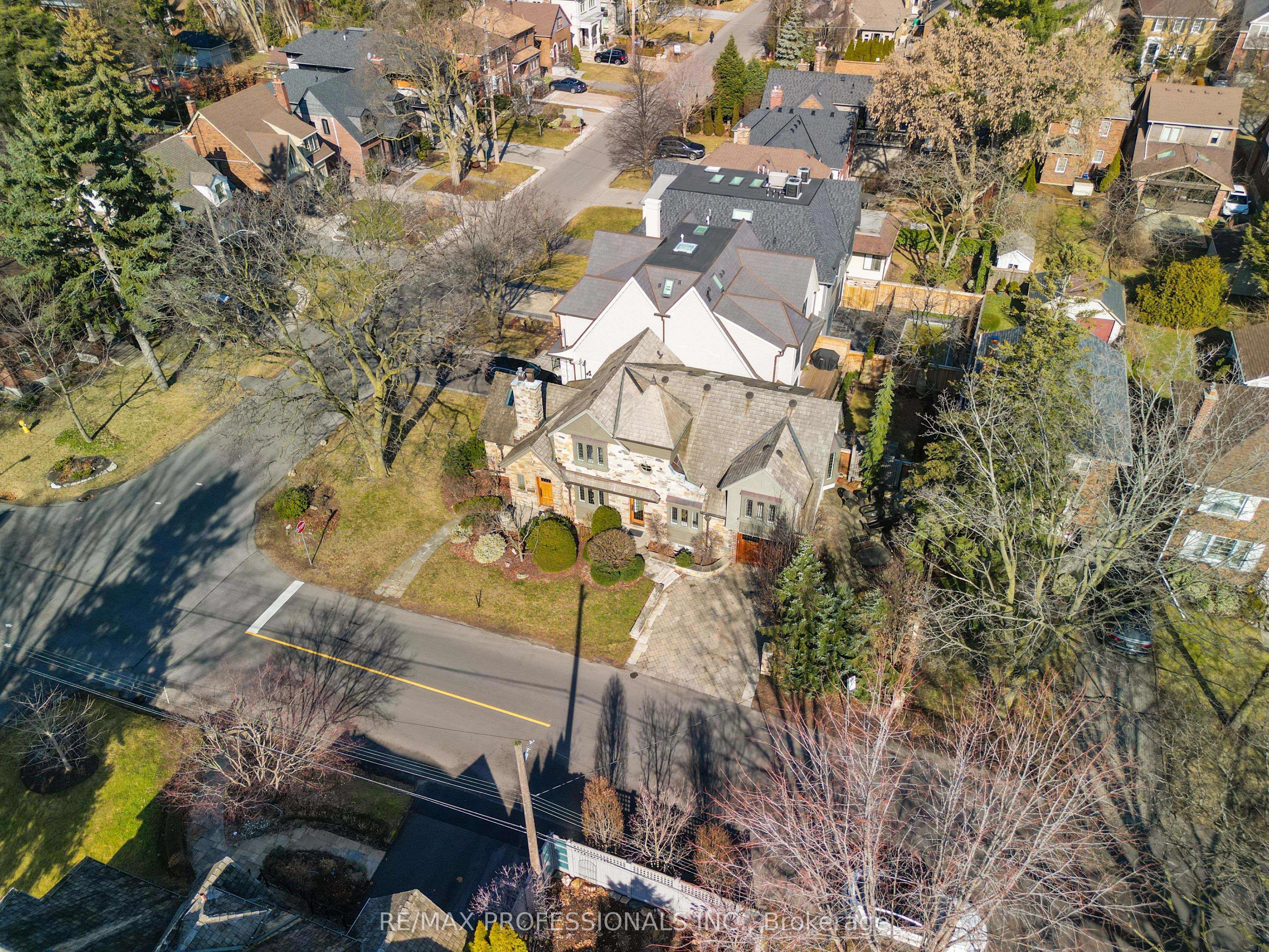 231 Grenview Boulevard Property Photo 45