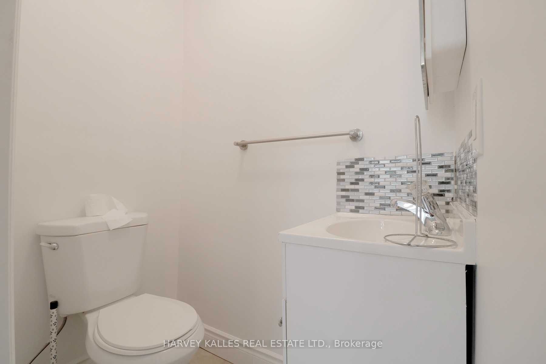 1230 King Street Property Photo 5