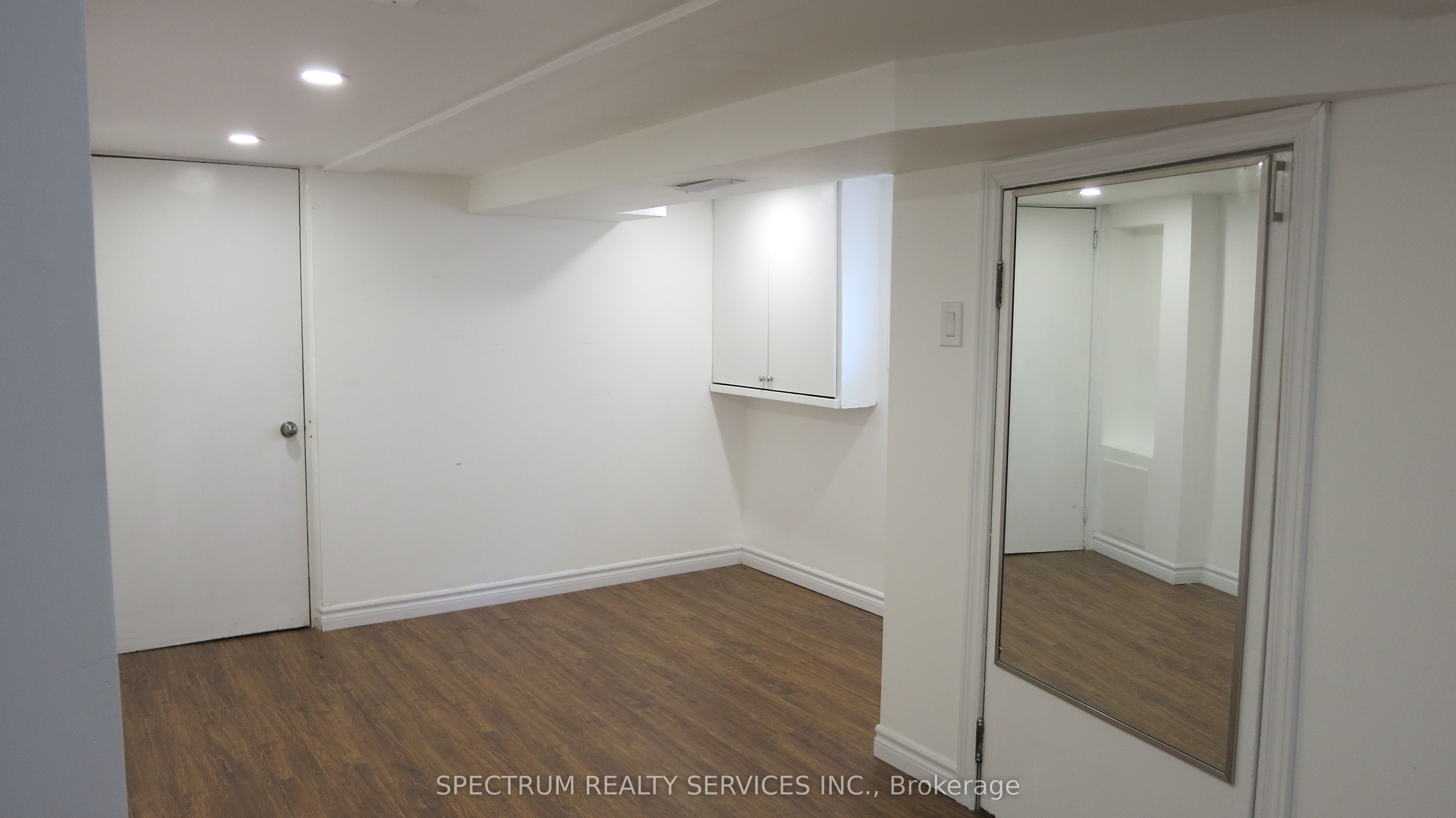 639 Third Street Bsmt Property Photo 3