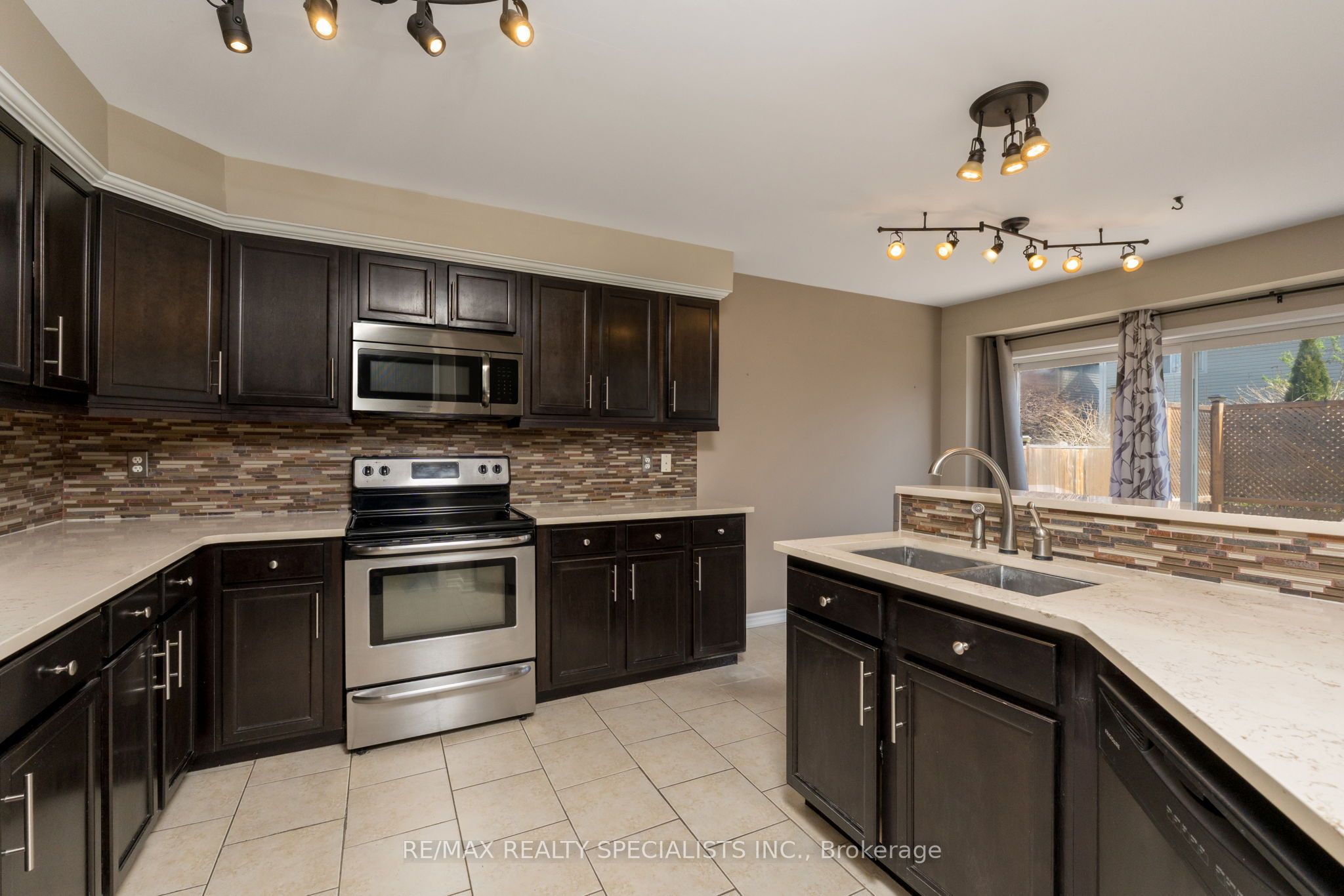 4 Bonnette Street Property Photo 8