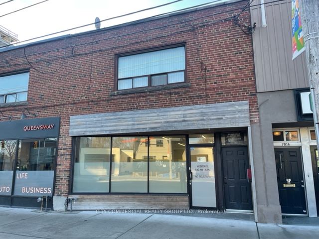 699 The Queensway Avenue Property Photo 1
