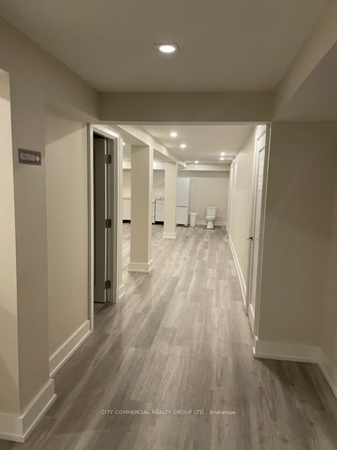 699 The Queensway Avenue Property Photo 3