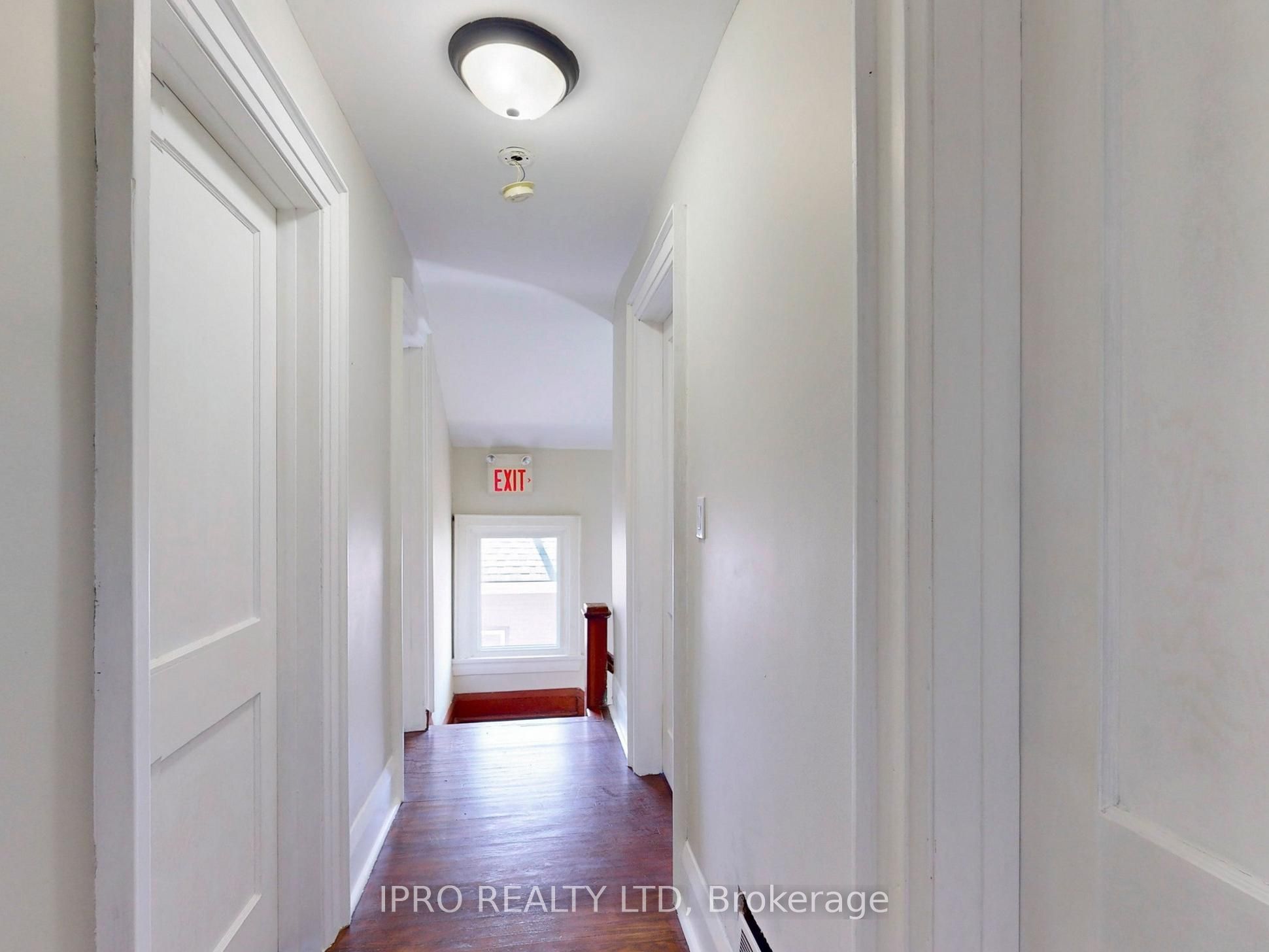 219 Queen Street Property Photo 27