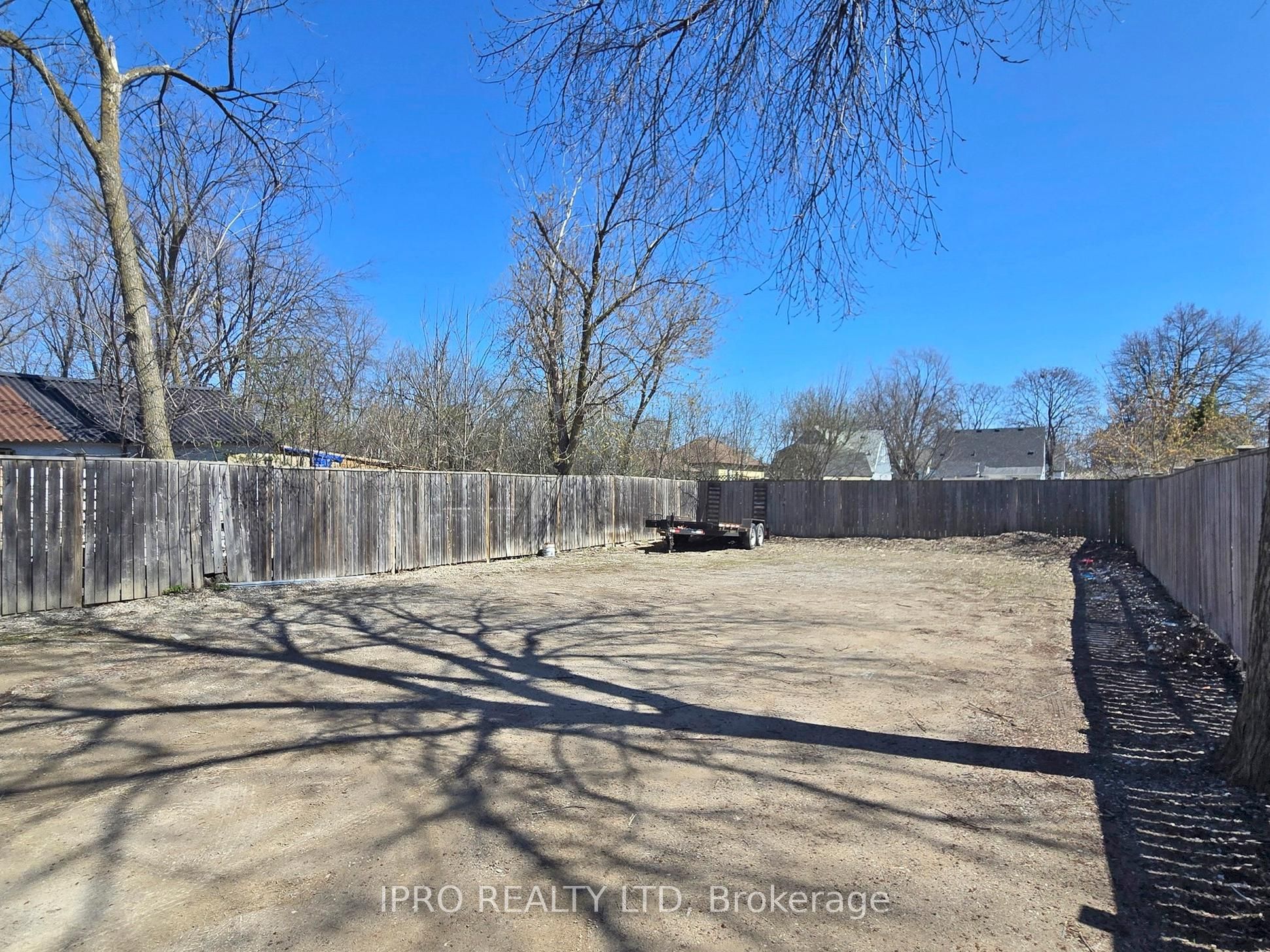 219 Queen Street Property Photo 46
