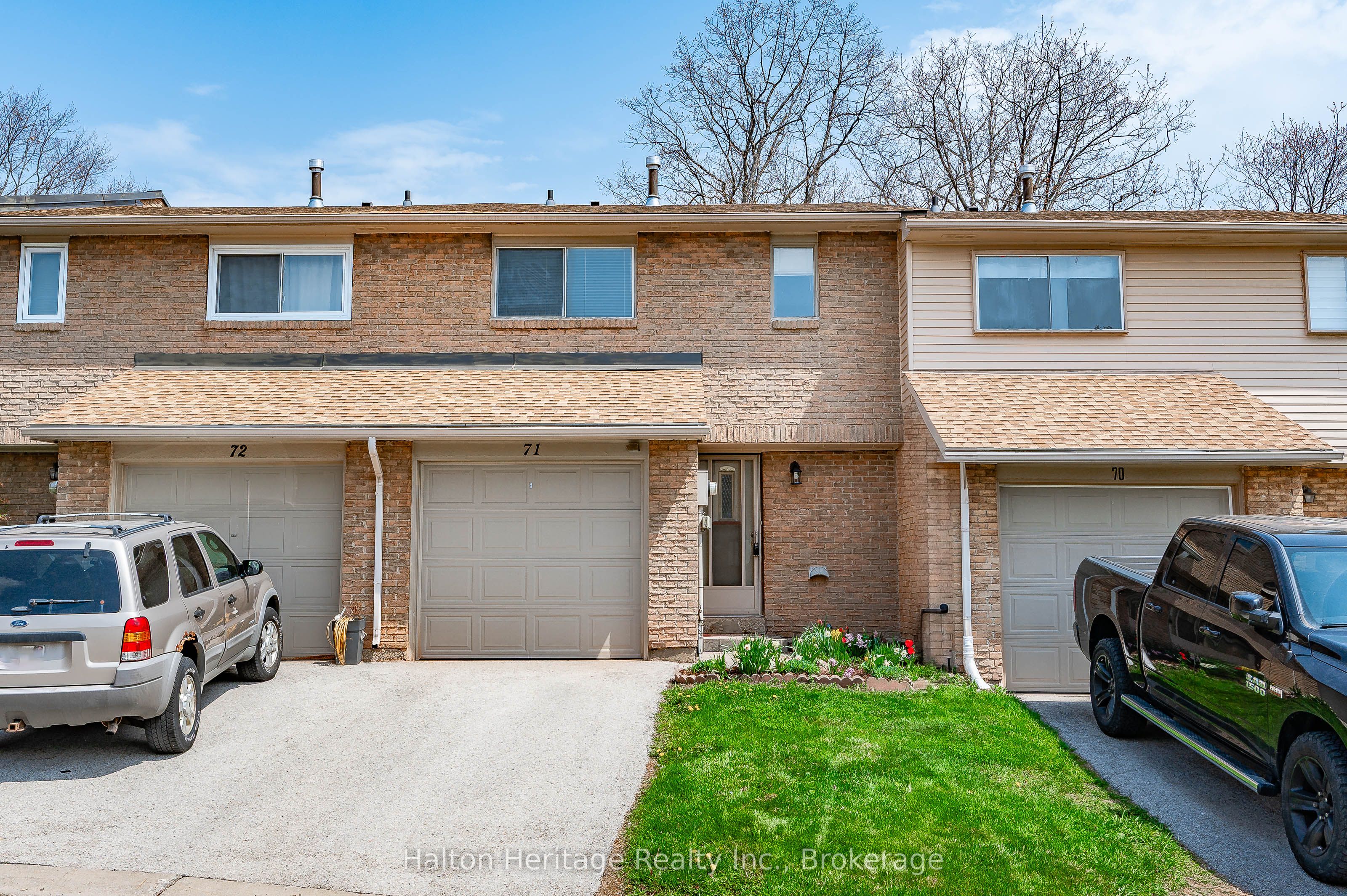 #71 - 1556 Lancaster Drive Property Photo 1