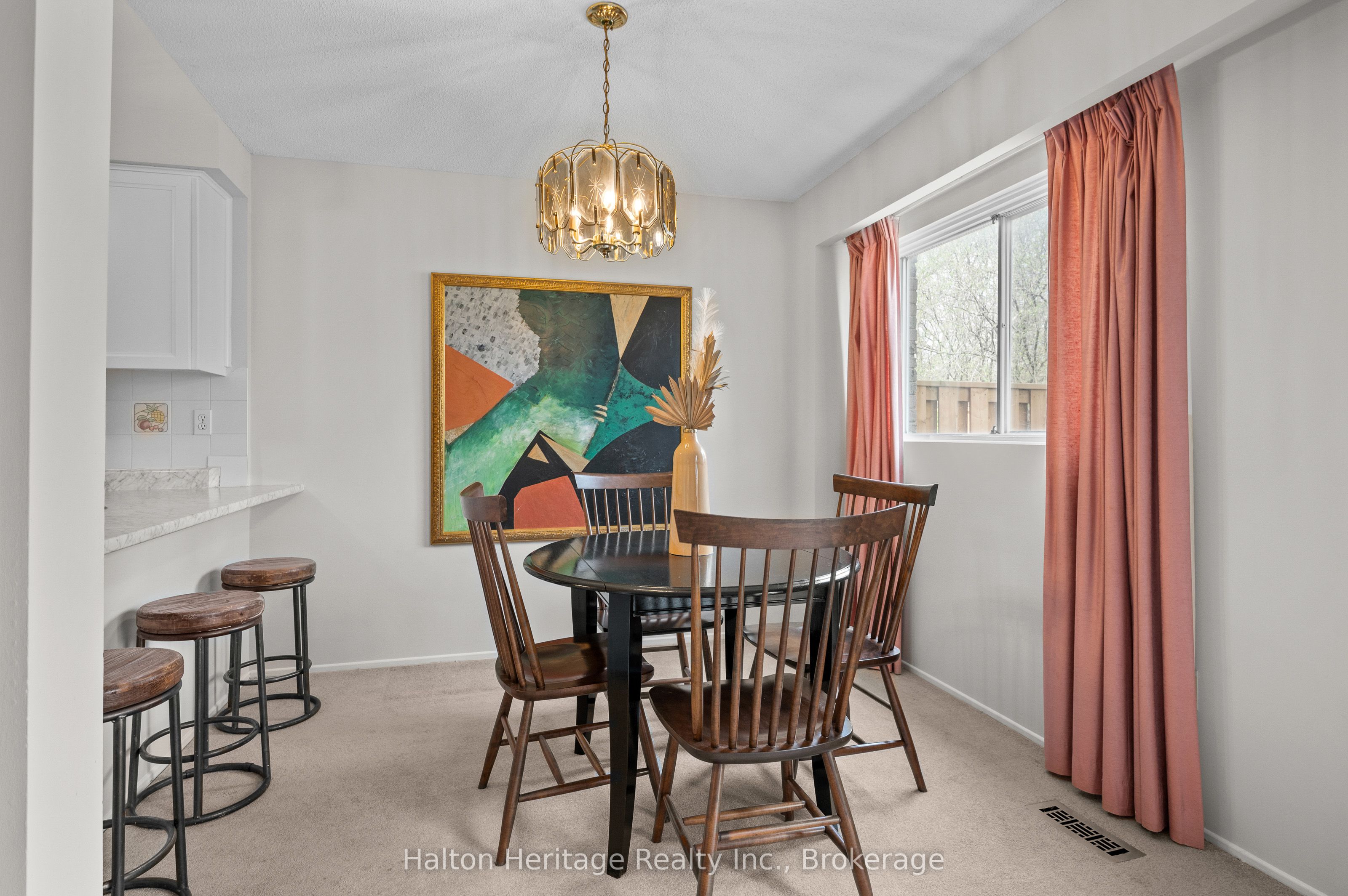 #71 - 1556 Lancaster Drive Property Photo 16