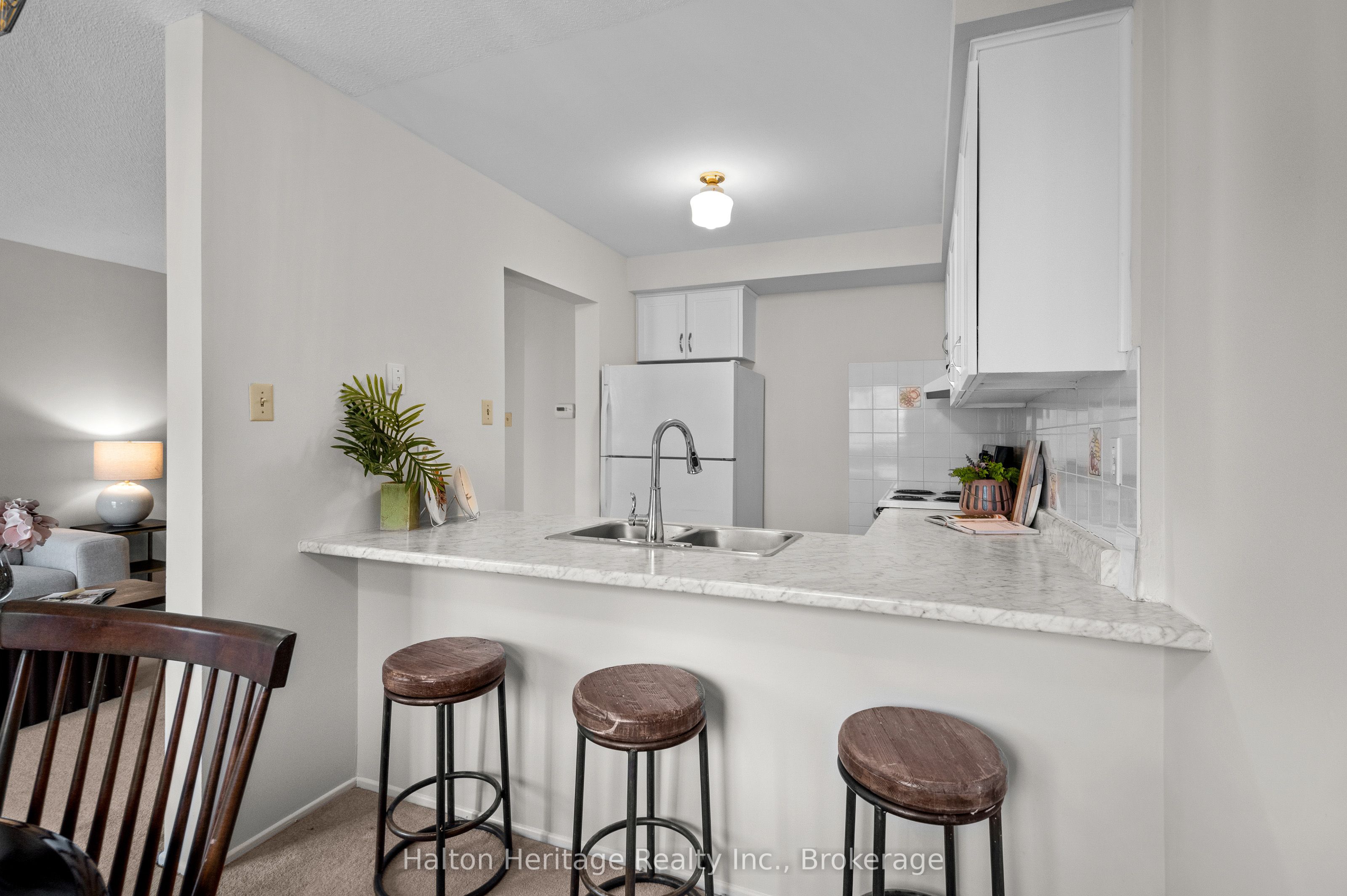 #71 - 1556 Lancaster Drive Property Photo 18