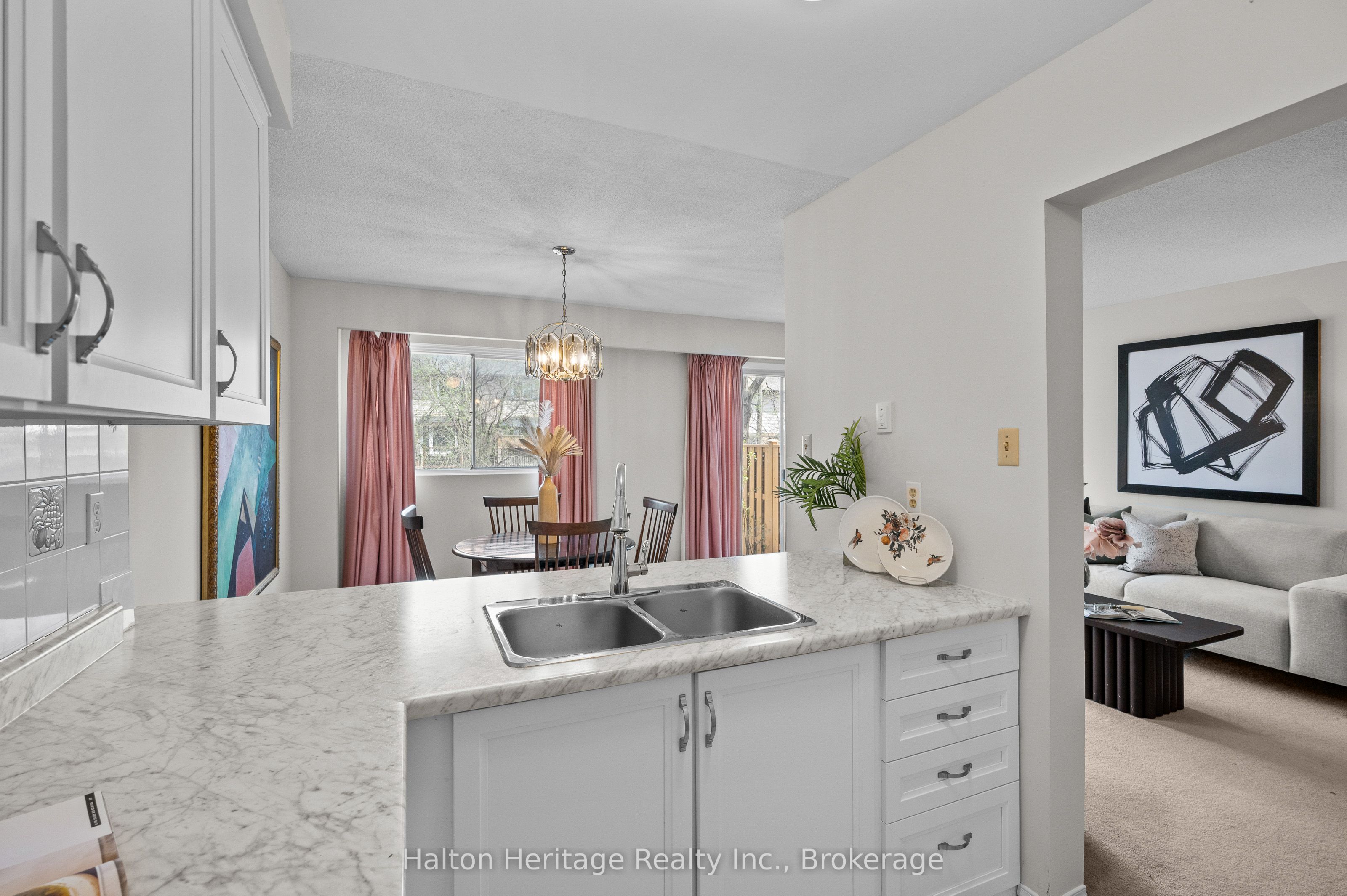 #71 - 1556 Lancaster Drive Property Photo 21