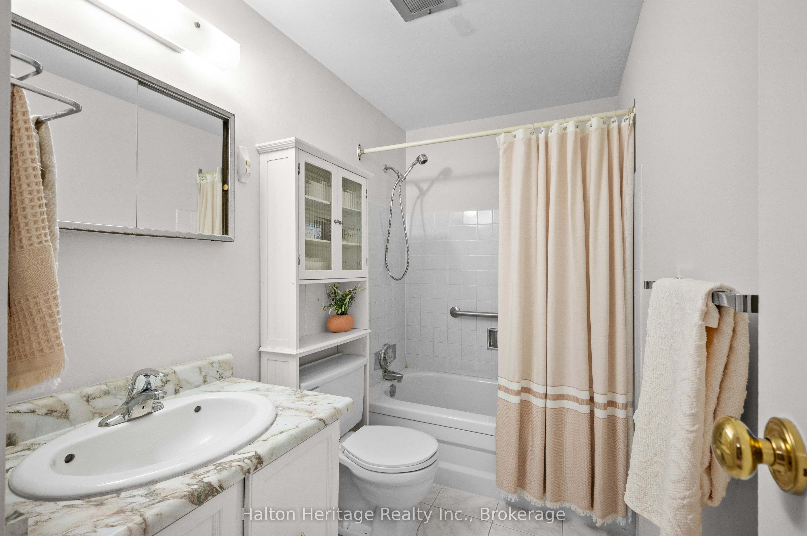 #71 - 1556 Lancaster Drive Property Photo 34