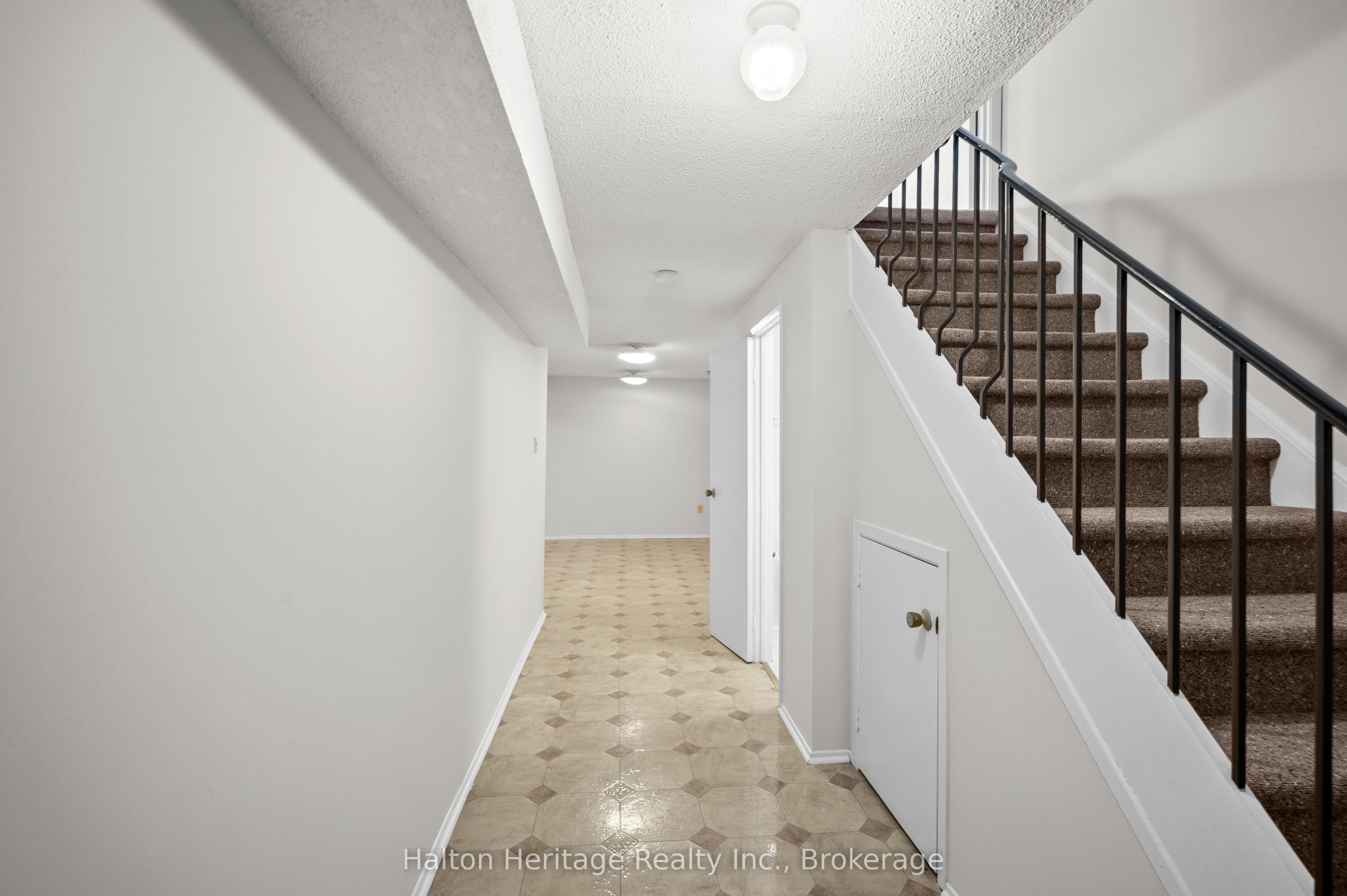 #71 - 1556 Lancaster Drive Property Photo 35