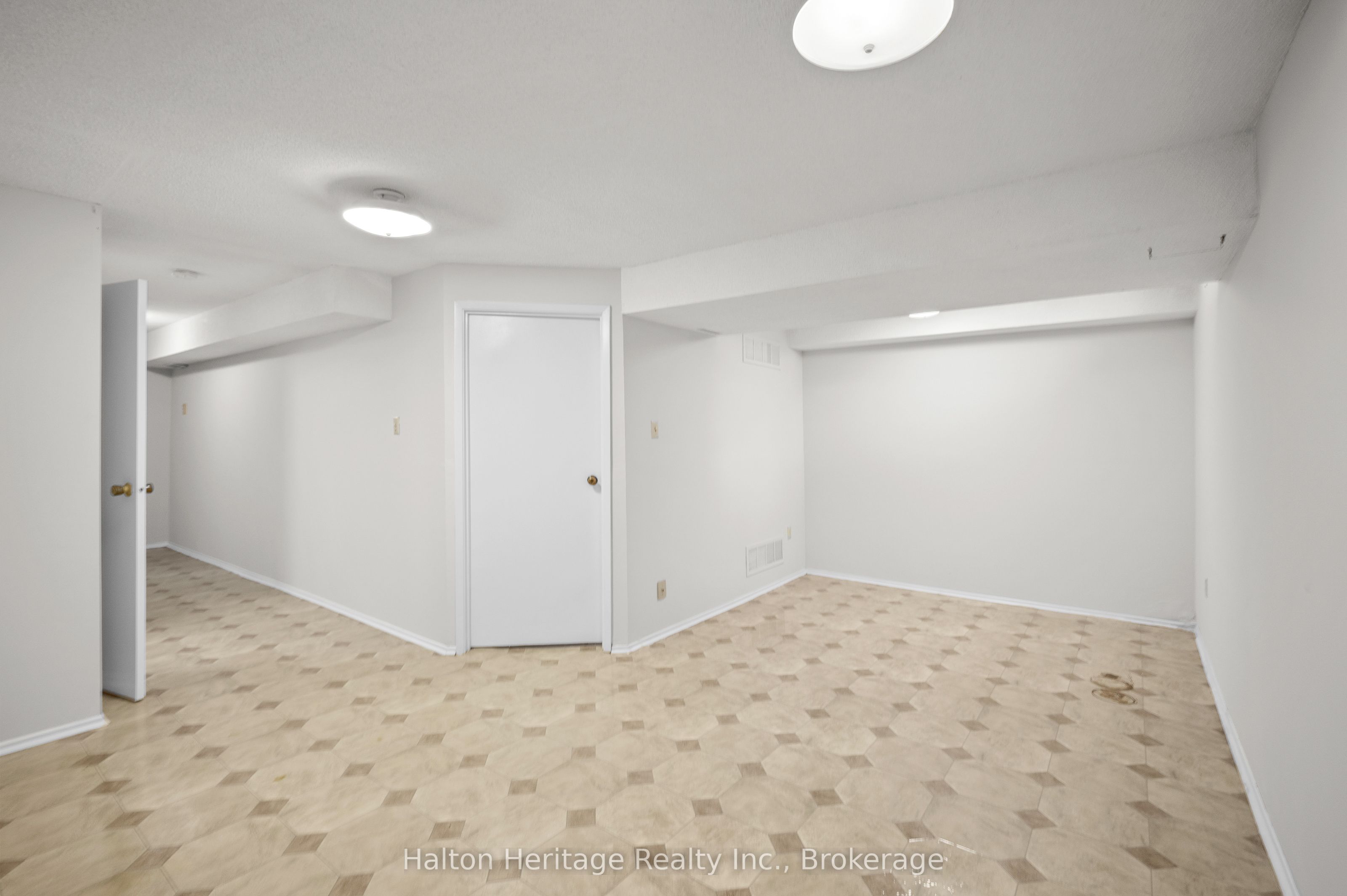 #71 - 1556 Lancaster Drive Property Photo 38
