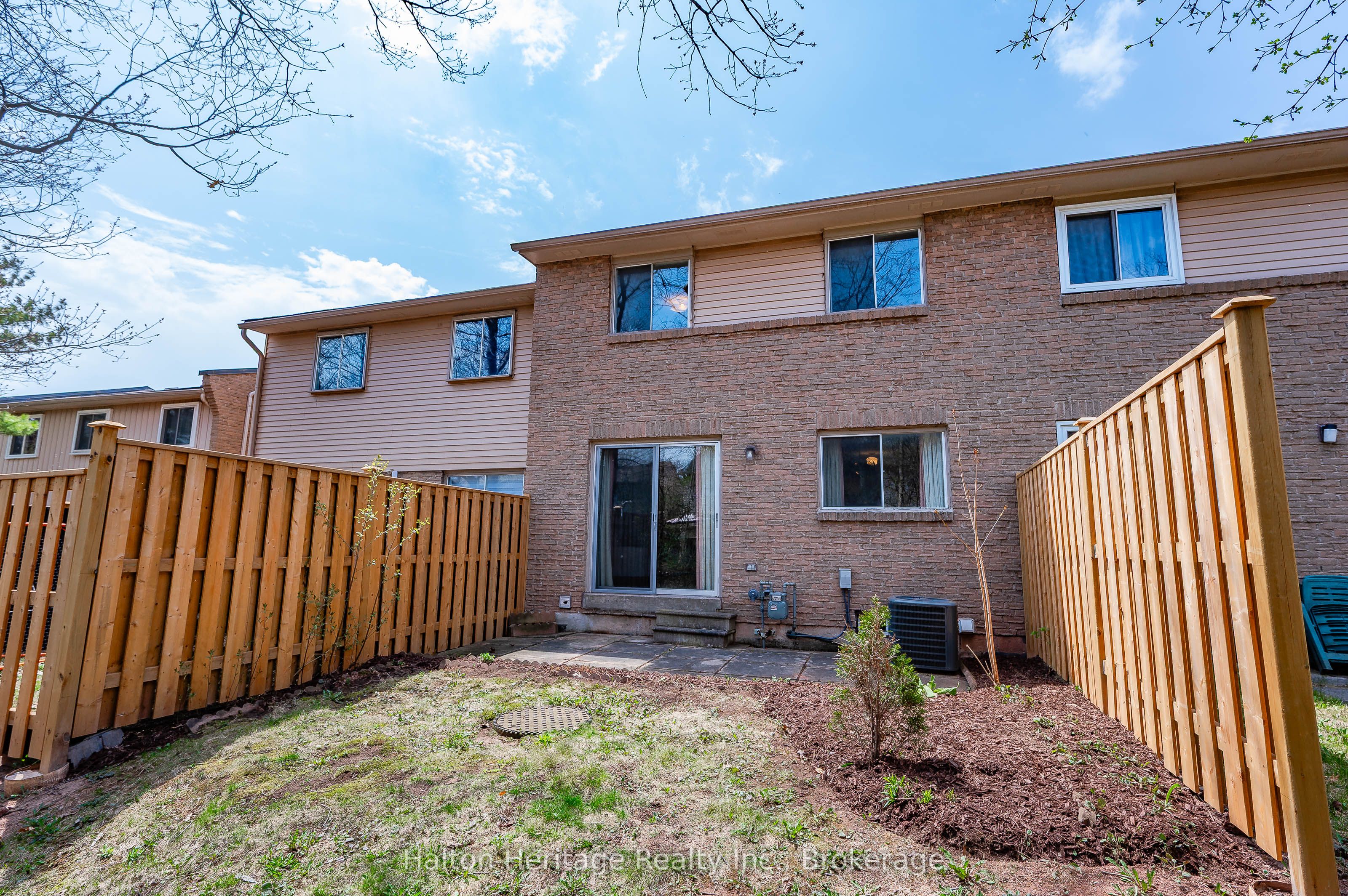 #71 - 1556 Lancaster Drive Property Photo 41