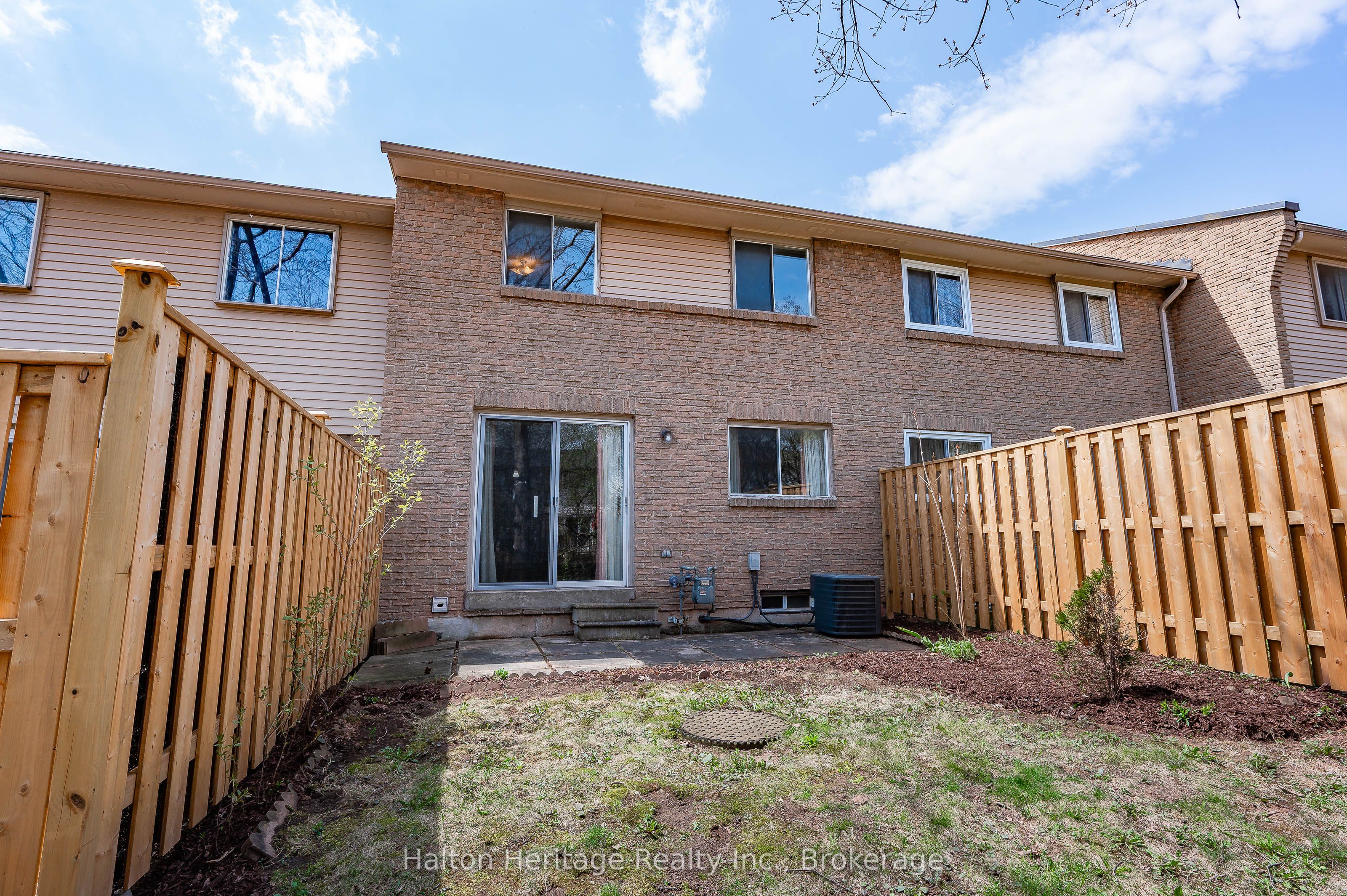 #71 - 1556 Lancaster Drive Property Photo 42