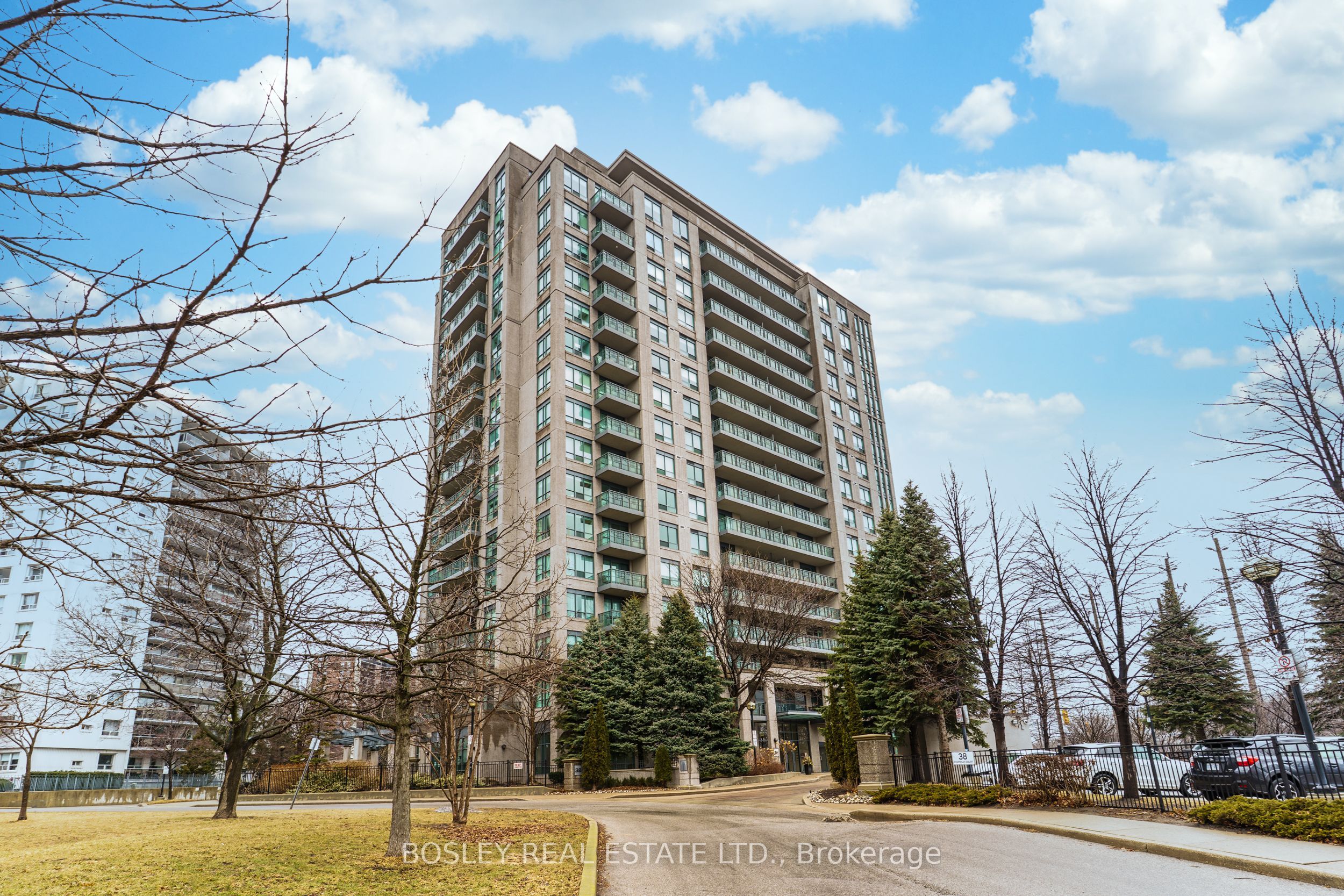 38 Fontenay Court 901 Property Photo 1