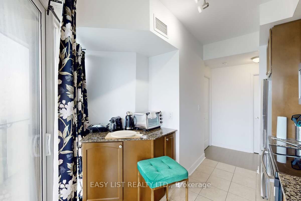 50 Absolute Avenue 3801 Property Photo 12