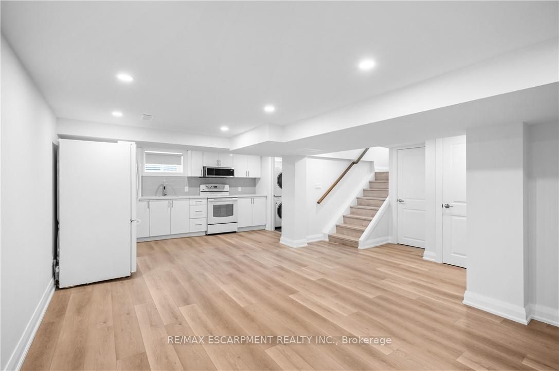 723 Hager Avenue B Property Photo 5