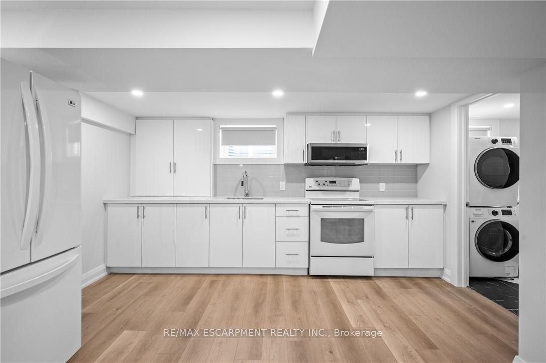 723 Hager Avenue B Property Photo 6