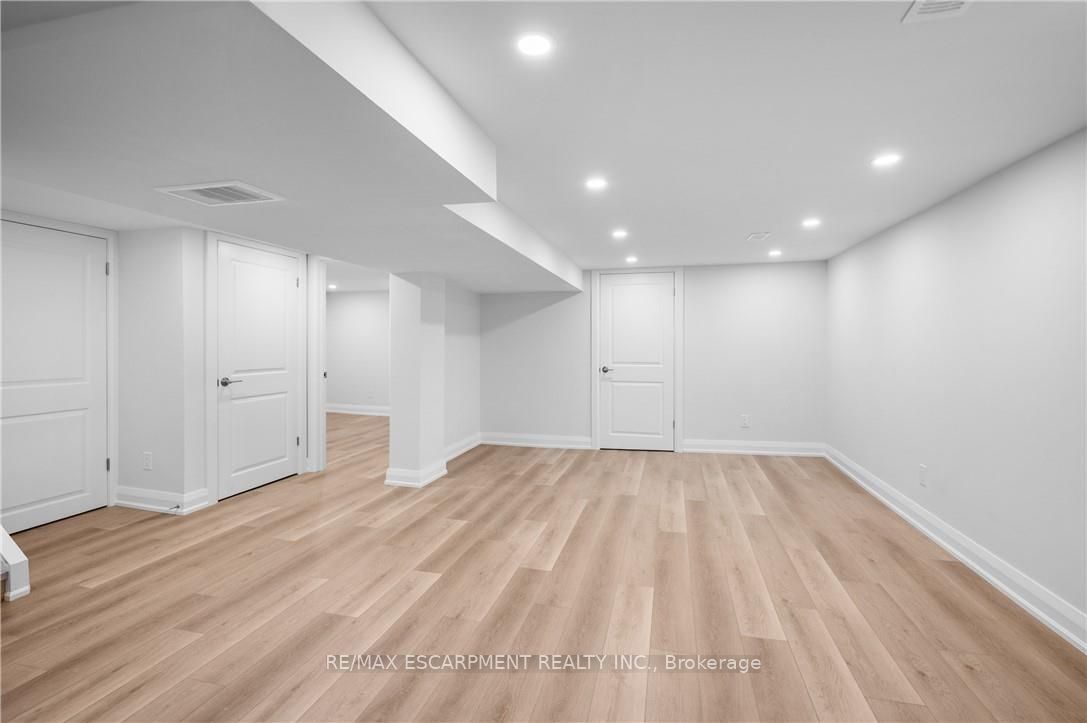 723 Hager Avenue B Property Photo 8
