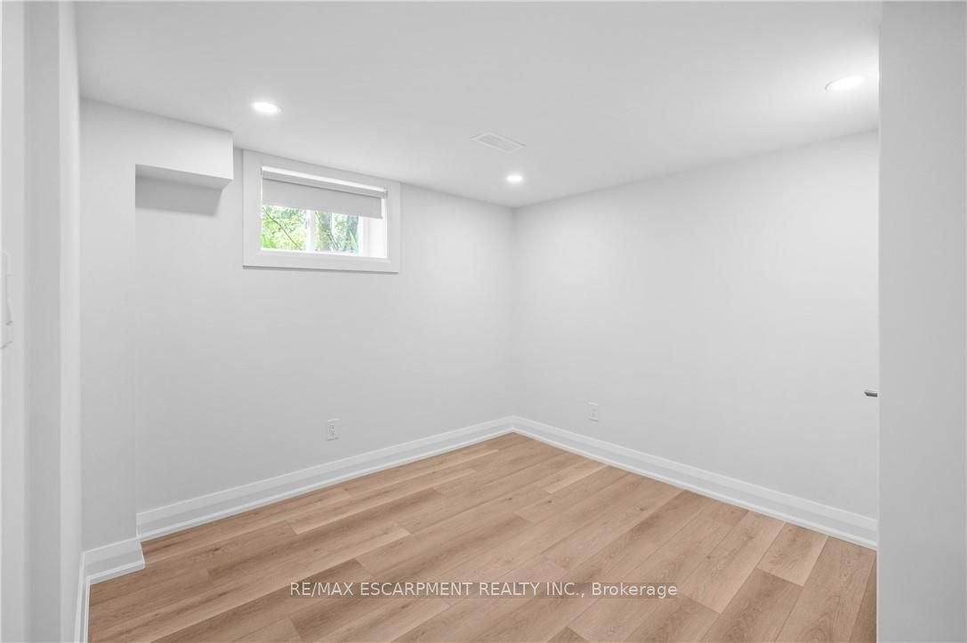 723 Hager Avenue B Property Photo 9