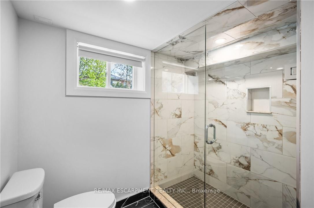 723 Hager Avenue B Property Photo 11