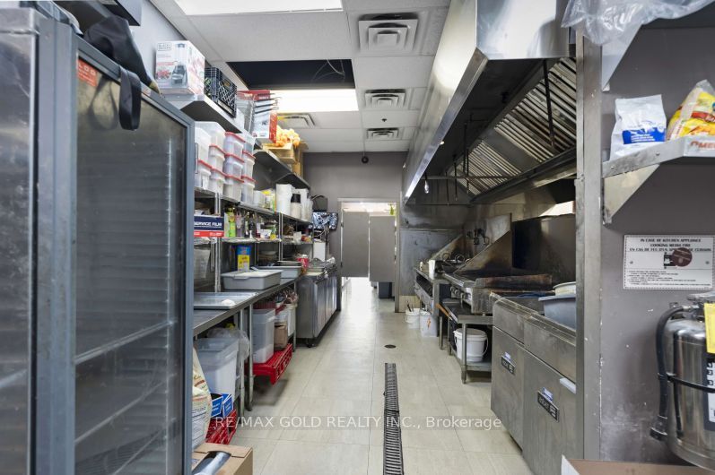 4665 Central Pkwy E Property Photo 10