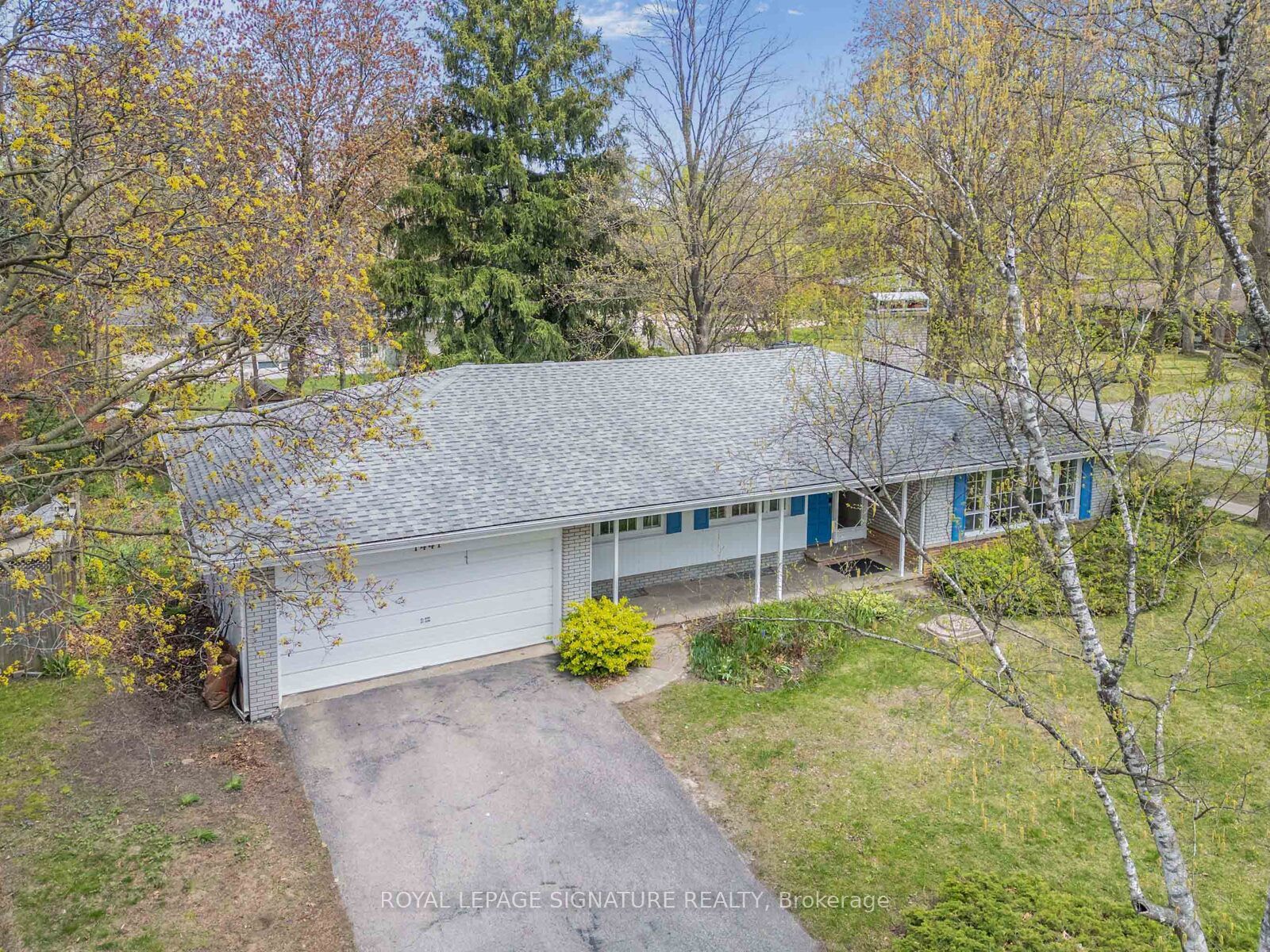 1447 Merrow Road Property Photo 1