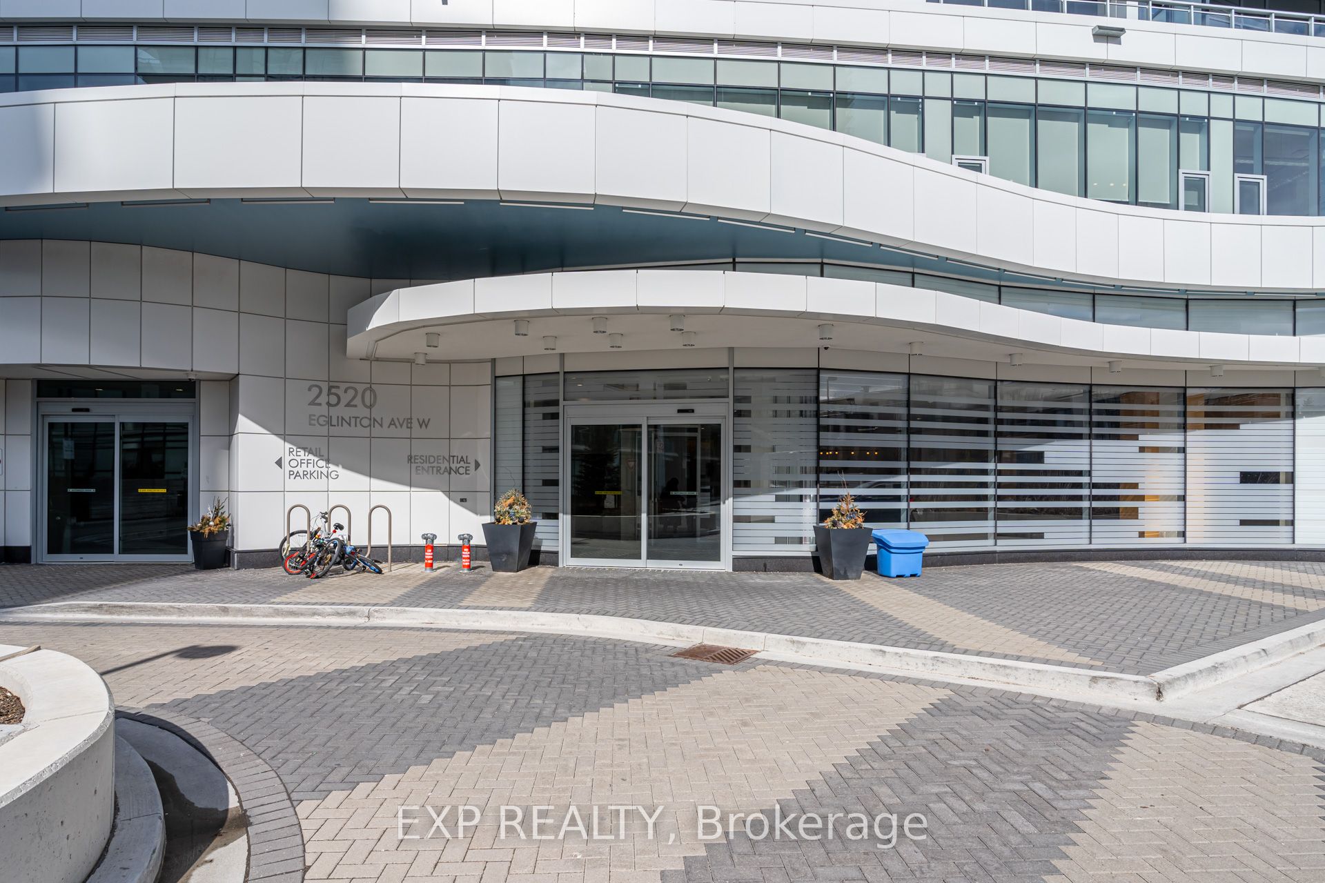 2520 Eglinton Avenue W 1514 Property Photo 5