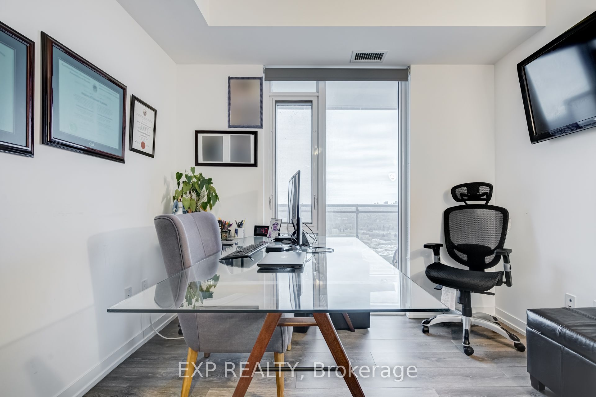 2520 Eglinton Avenue W 1514 Property Photo 12