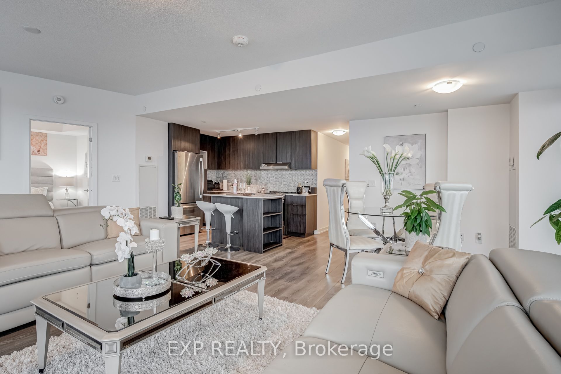 2520 Eglinton Avenue W 1514 Property Photo 17
