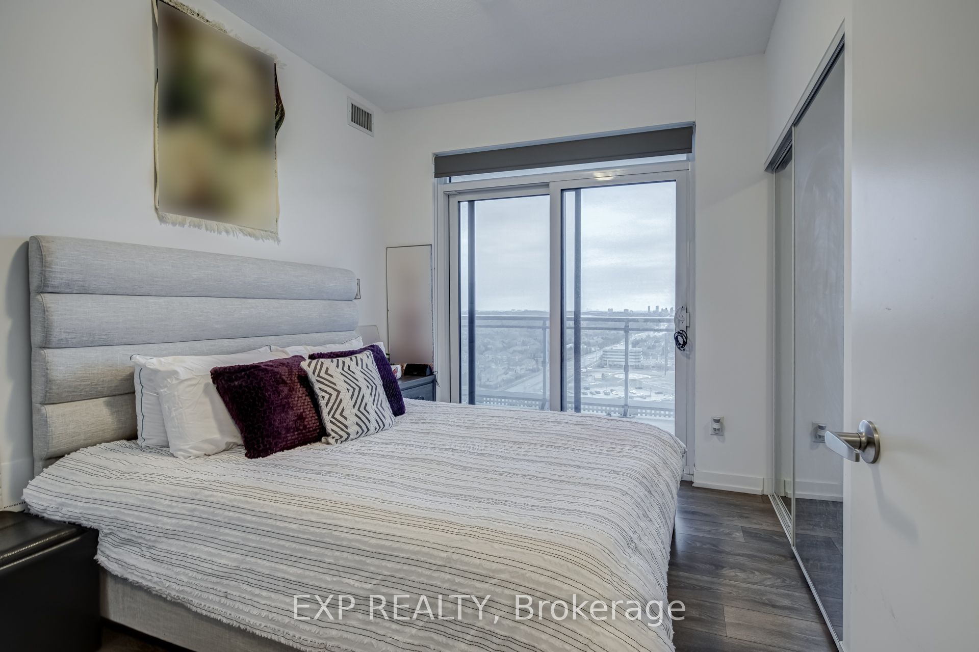 2520 Eglinton Avenue W 1514 Property Photo 20