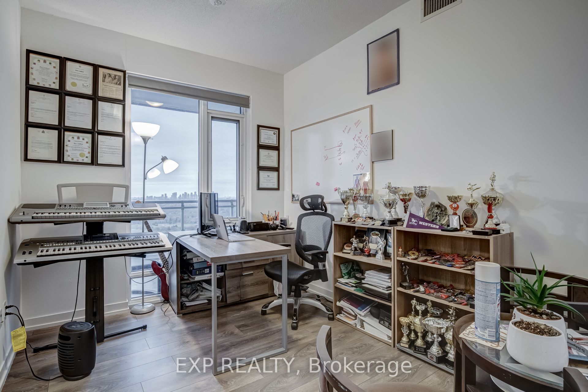 2520 Eglinton Avenue W 1514 Property Photo 22