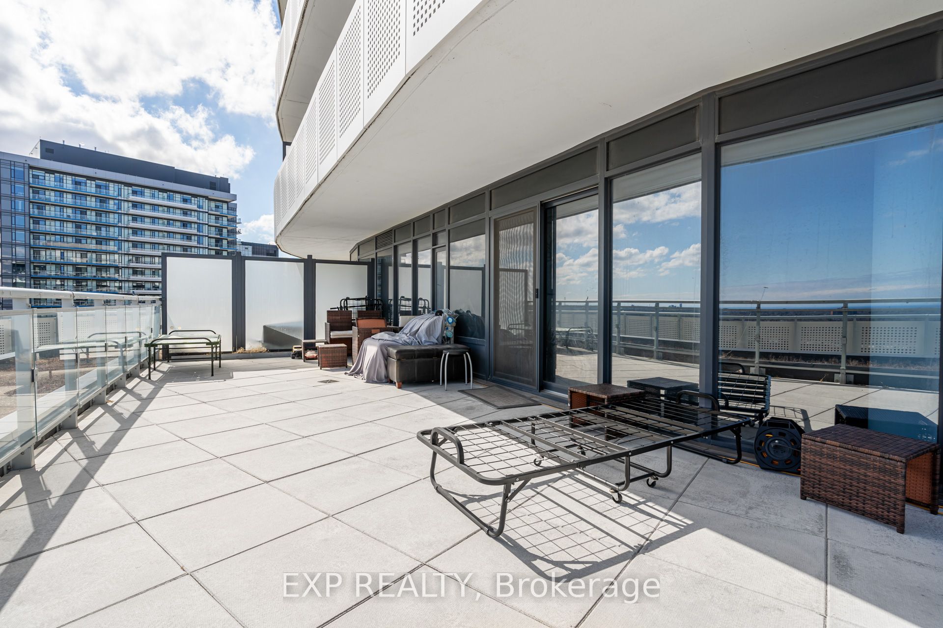 2520 Eglinton Avenue W 1514 Property Photo 25