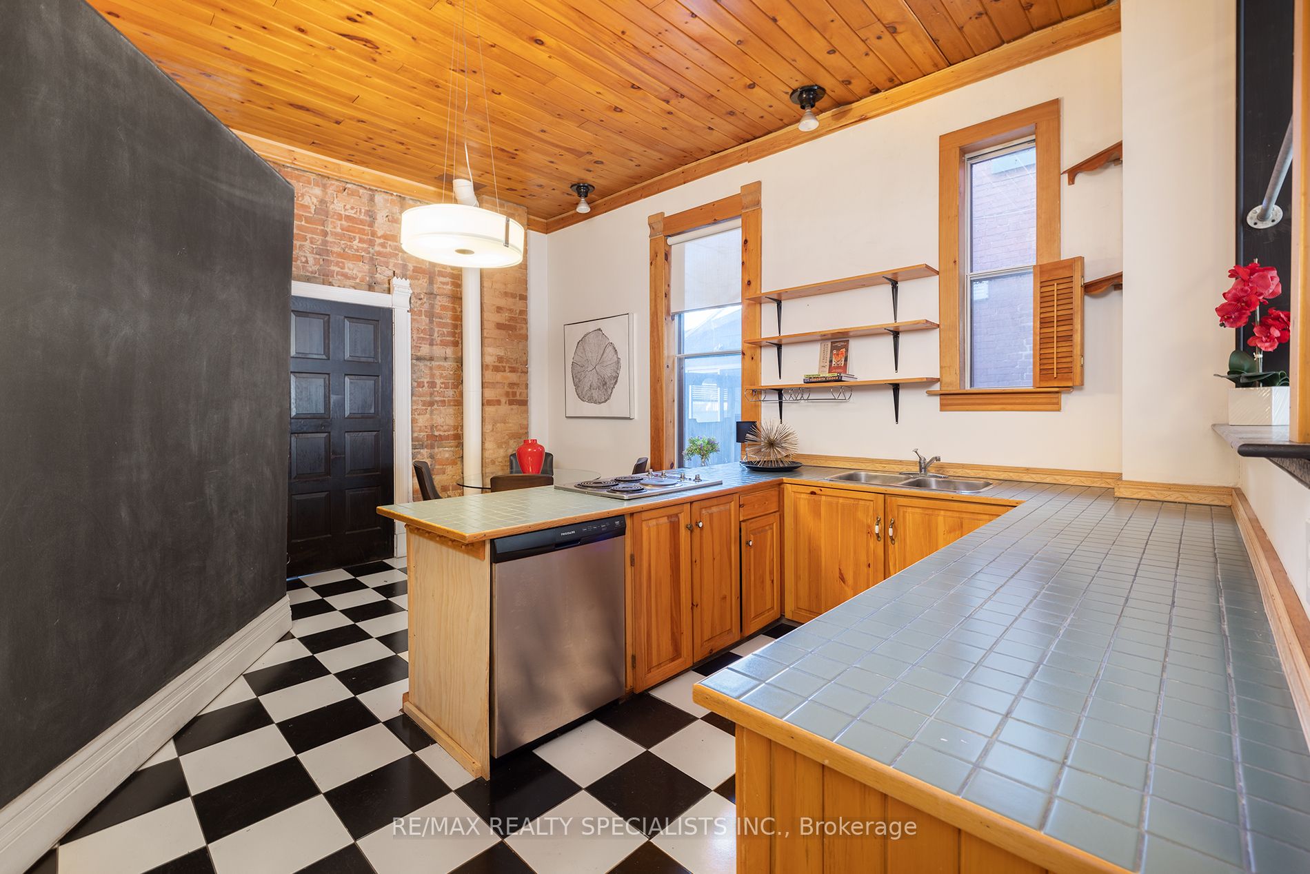 48 Leopold Street Property Photo 12
