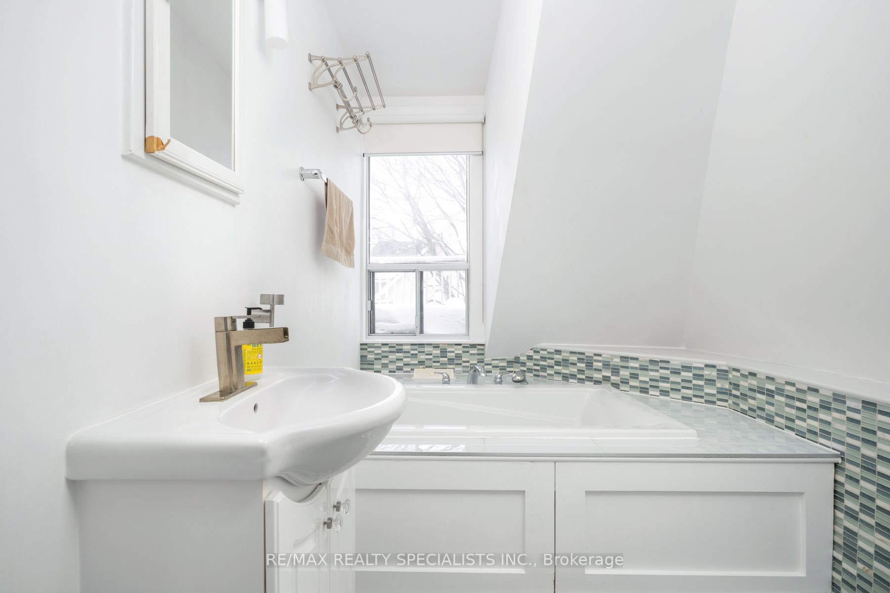 48 Leopold Street Property Photo 44