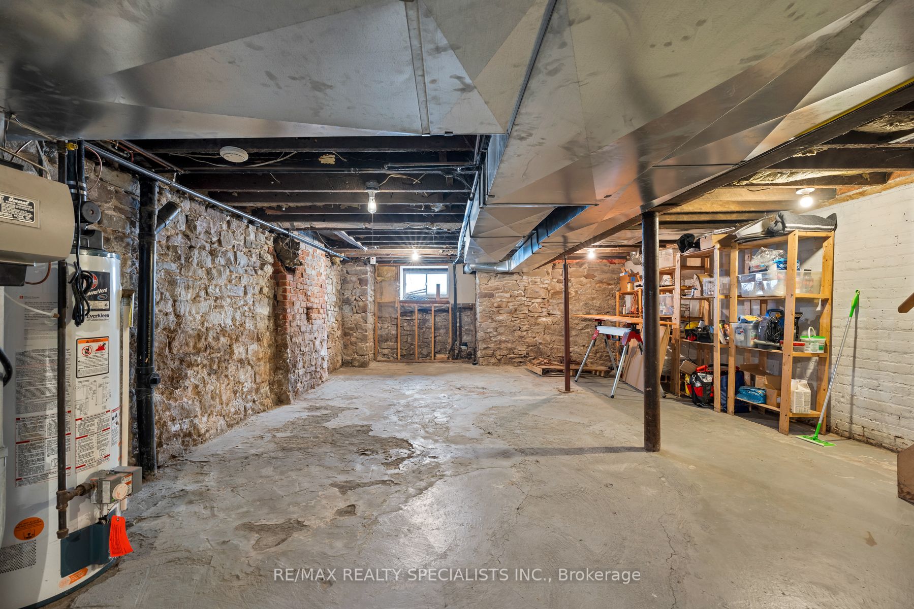48 Leopold Street Property Photo 45