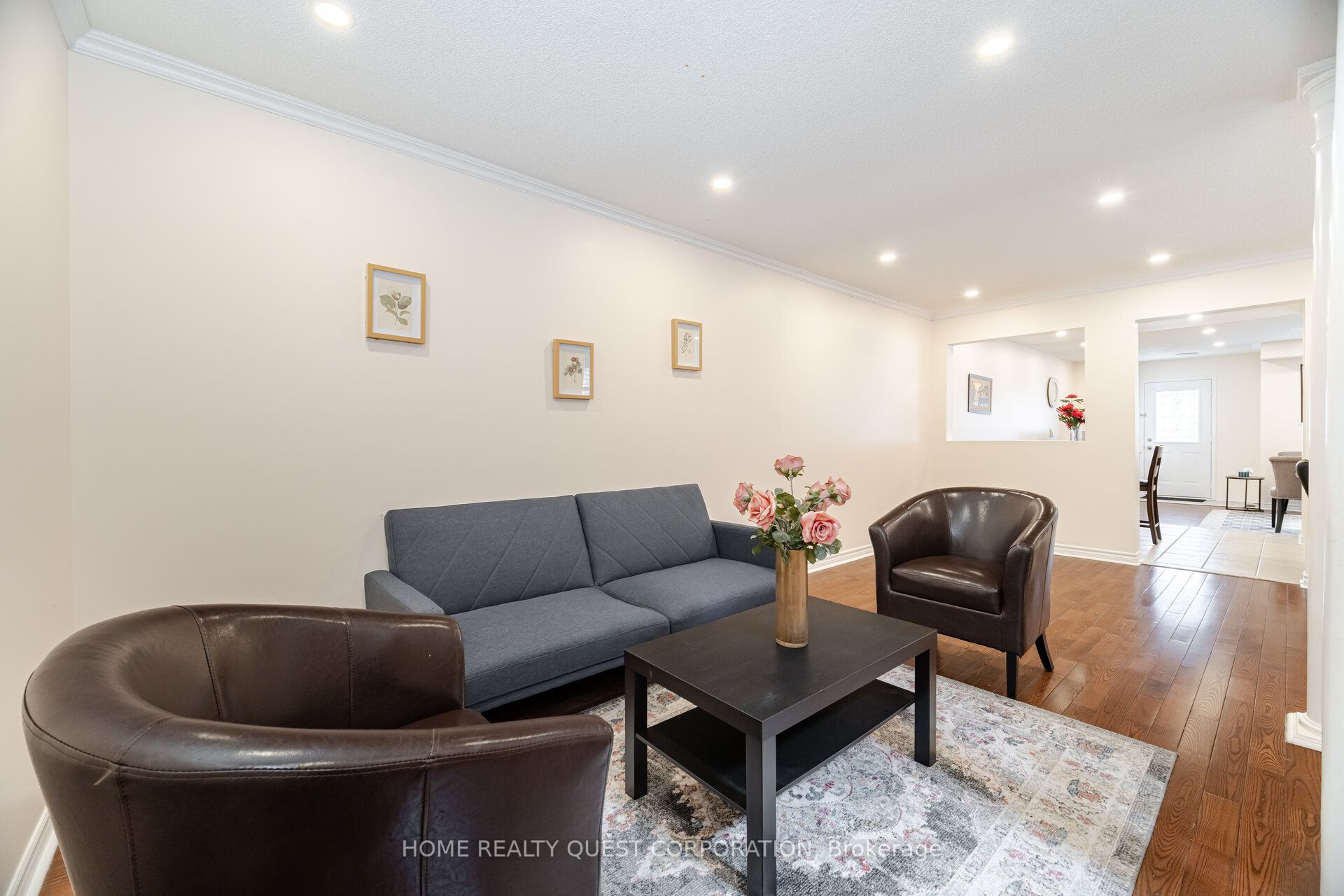 1322 Mowat Lane Property Photo 4