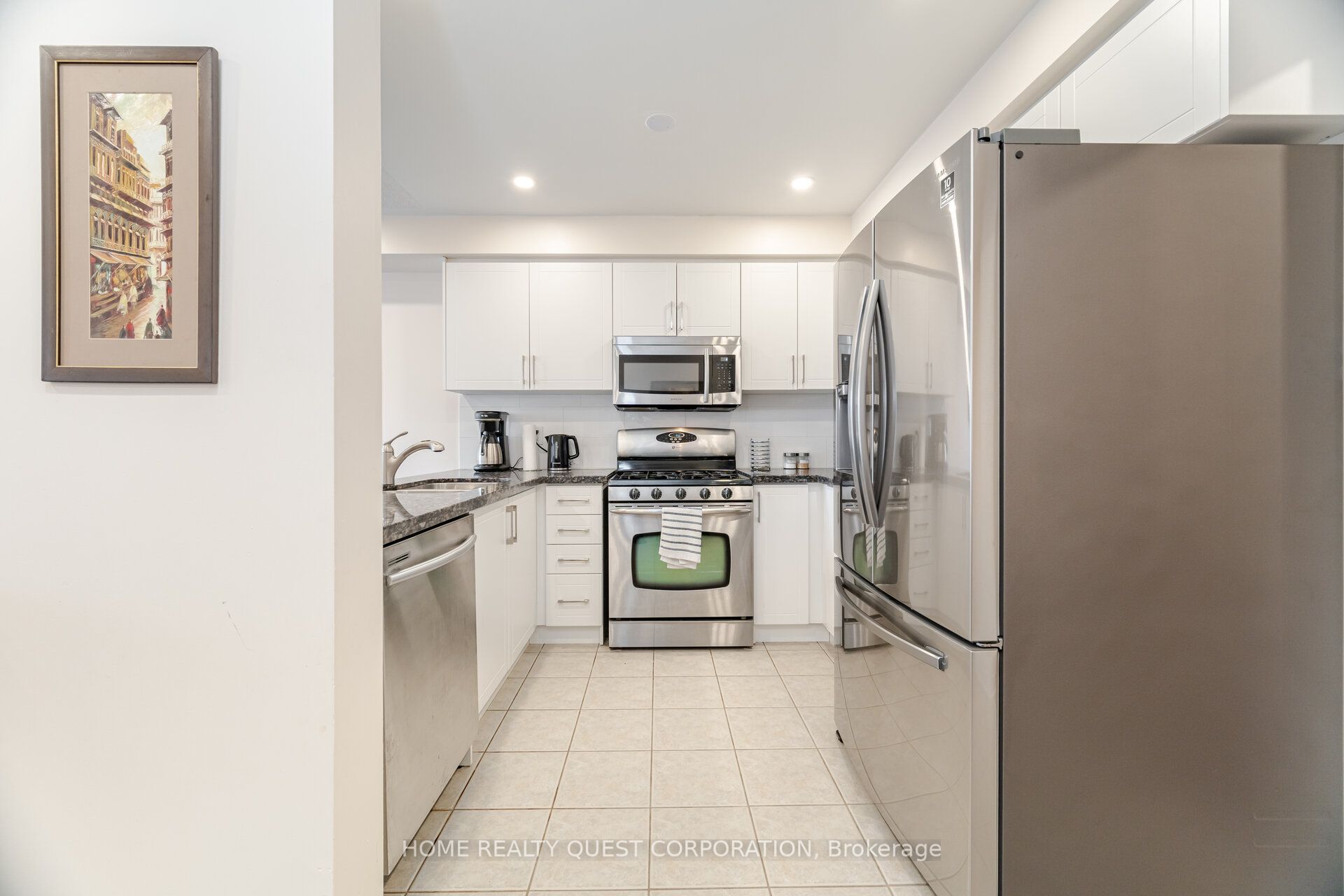 1322 Mowat Lane Property Photo 12