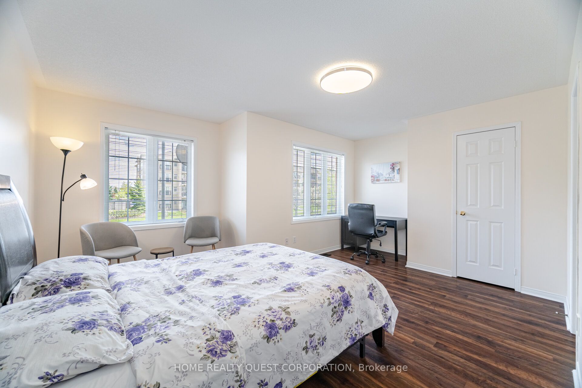 1322 Mowat Lane Property Photo 19
