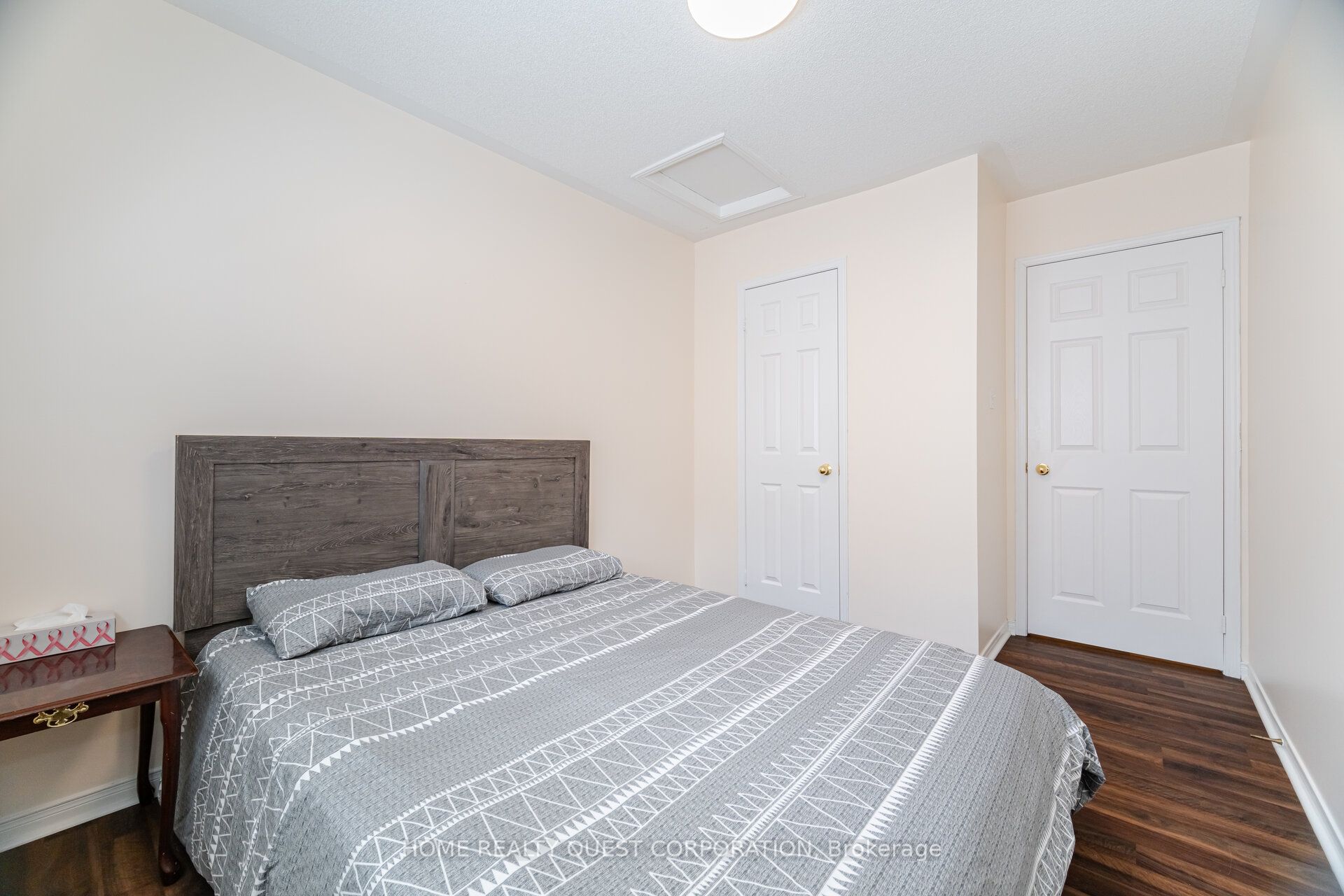 1322 Mowat Lane Property Photo 24