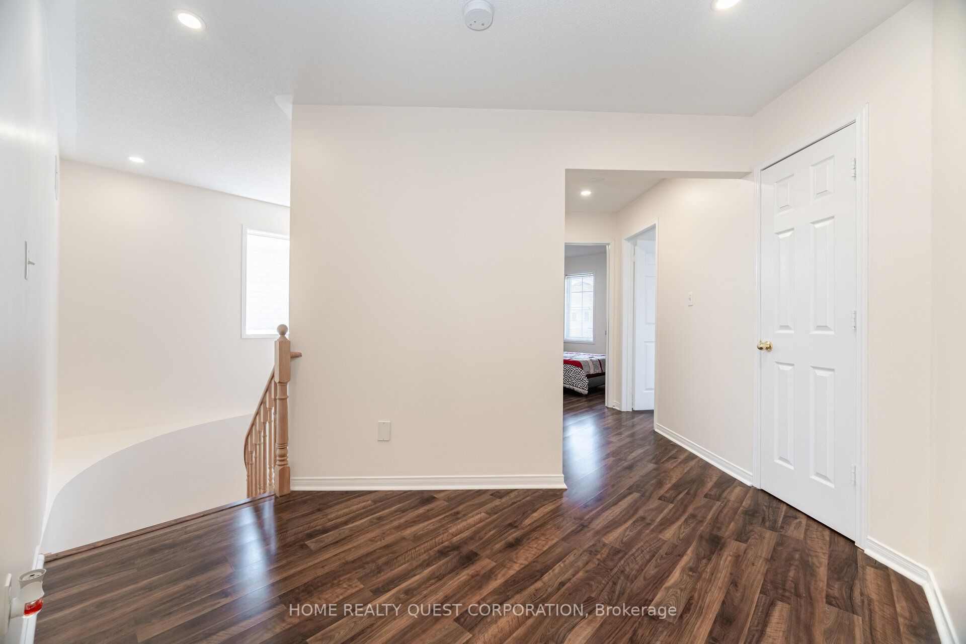 1322 Mowat Lane Property Photo 25