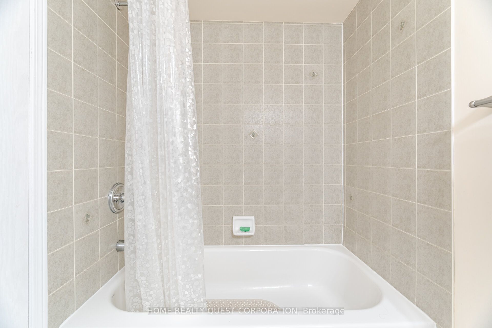 1322 Mowat Lane Property Photo 30