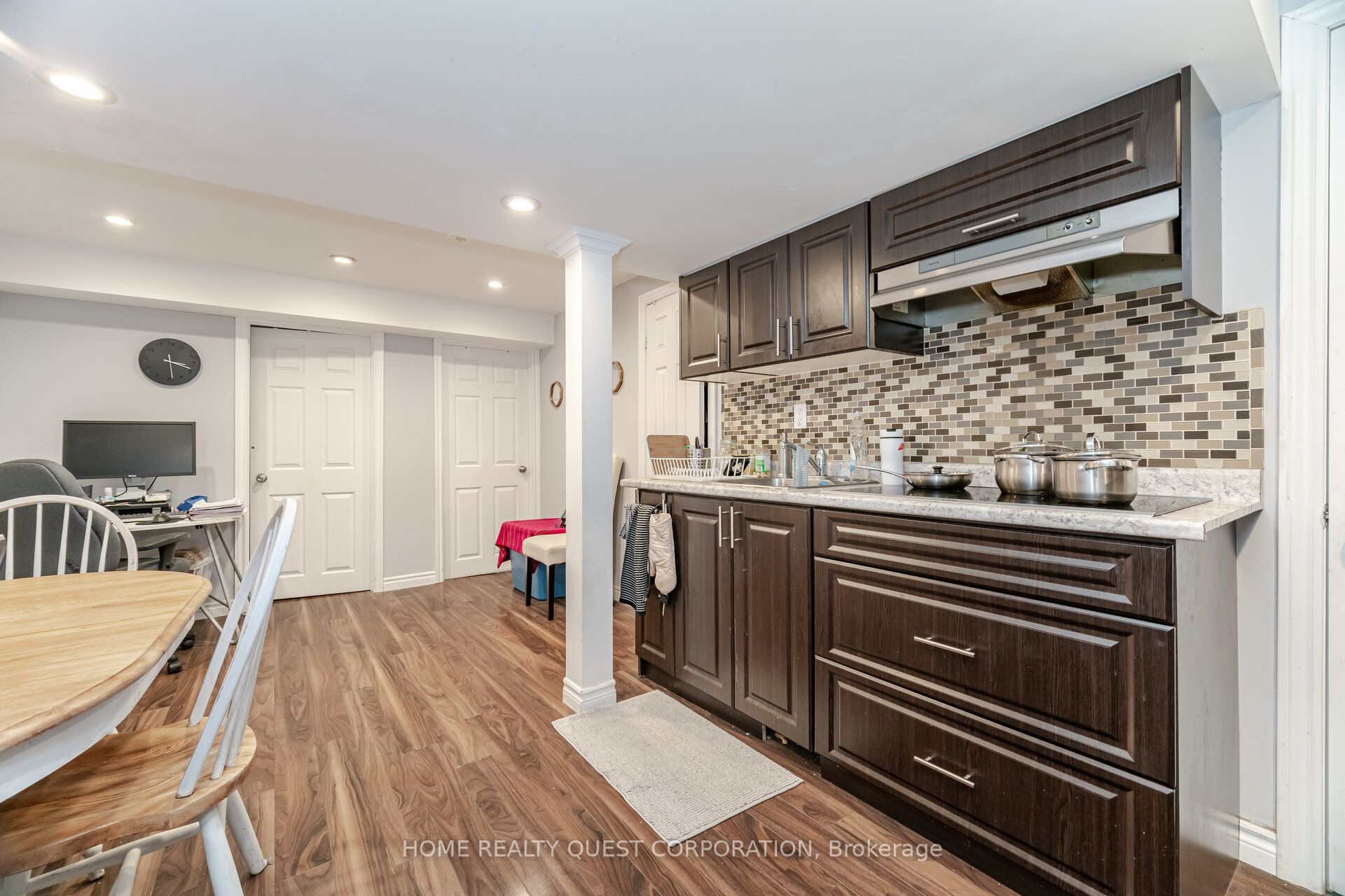 1322 Mowat Lane Property Photo 40