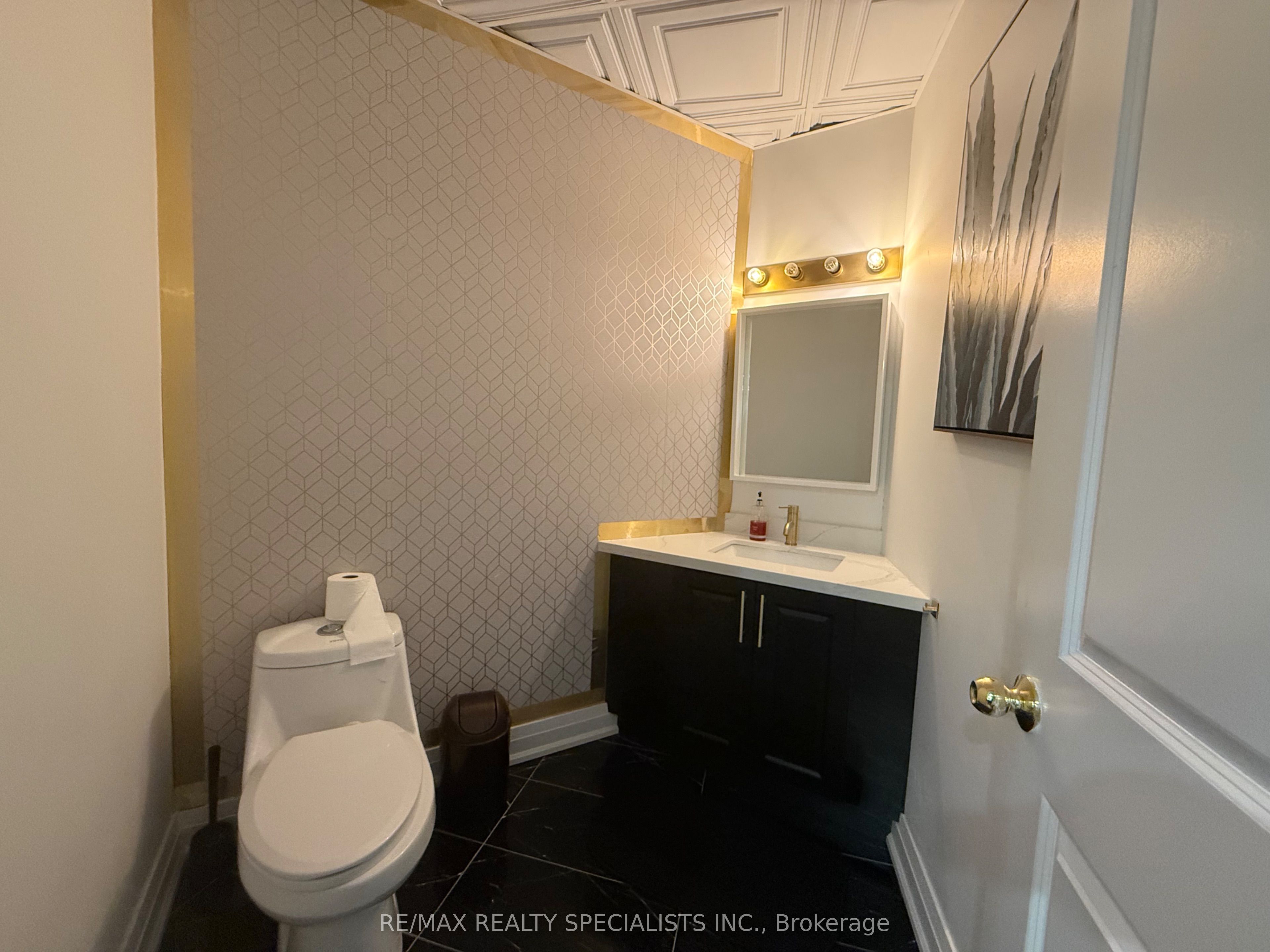 7015 Tranmere Drive 10 (upper) Property Photo 6
