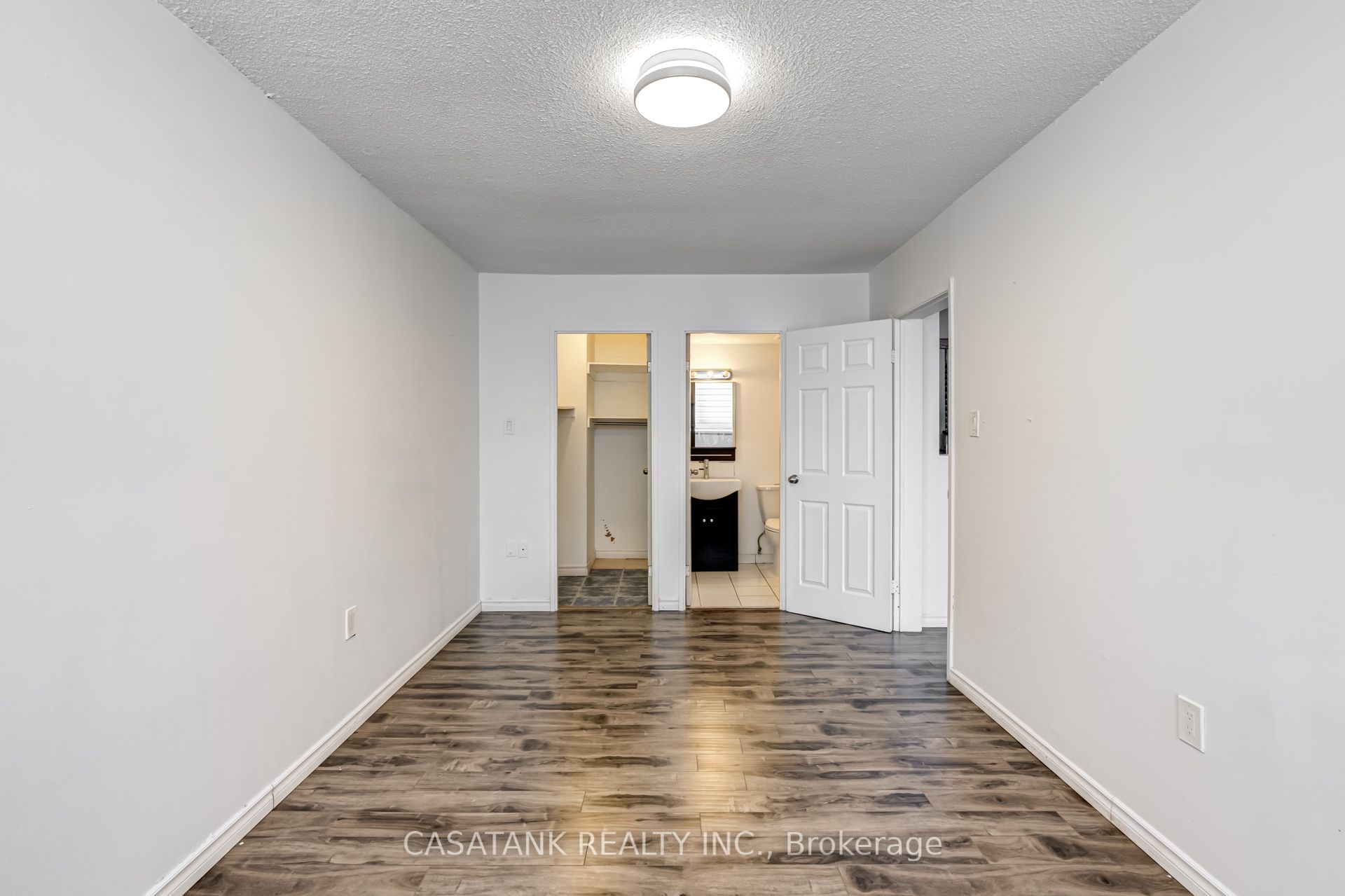 1050 Stainton Drive 308 Property Photo 8