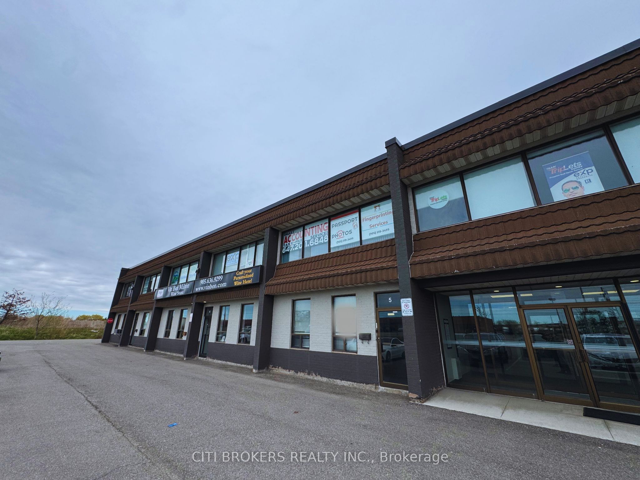 50 Steeles Ave Property Photo 2