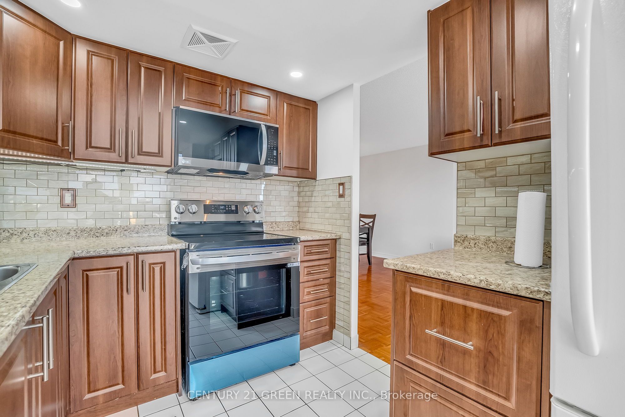 #706 - 350 Webb Drive Property Photo 11