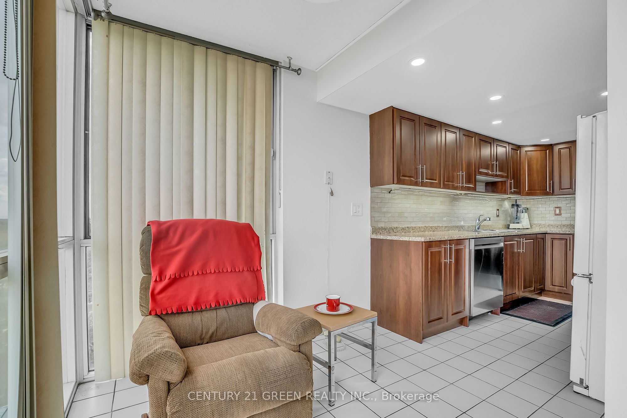 #706 - 350 Webb Drive Property Photo 12