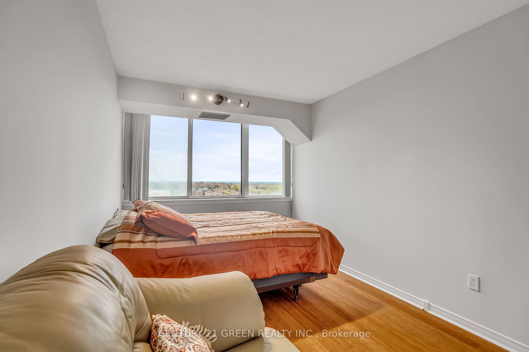 #706 - 350 Webb Drive Property Photo 20